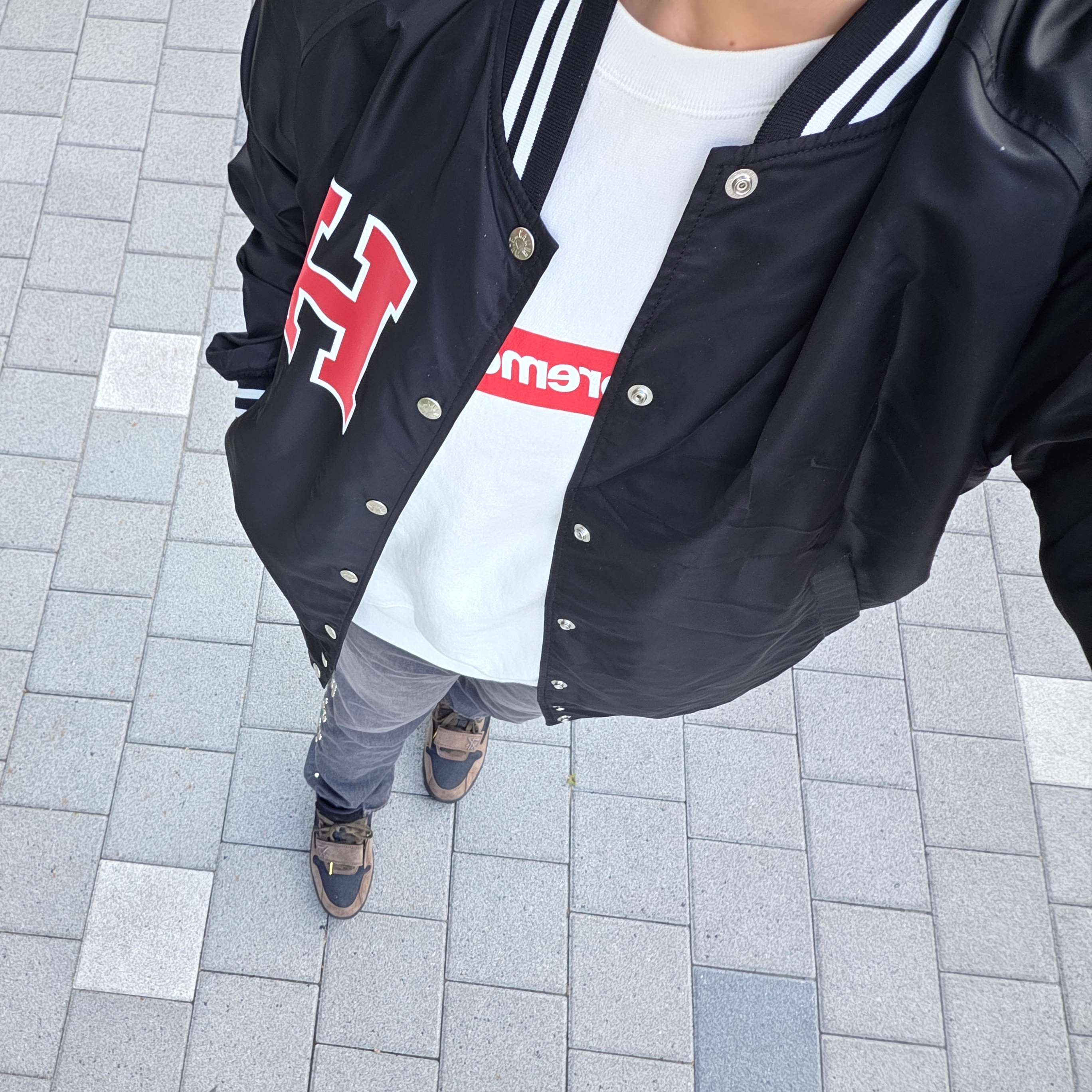 Human Made Nylon Stadium Jacket Black, Supreme Washed Box Logo Crewneck White - 25SS 착용 스타일