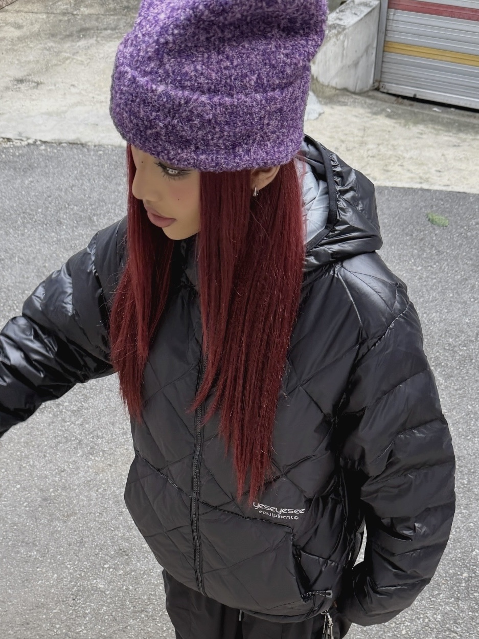 YESEYESEE Y.E.S. Boucle Beanie Purple, YESEYESEE 5B Fond Down Jacket Greige 착용 스타일 - 6