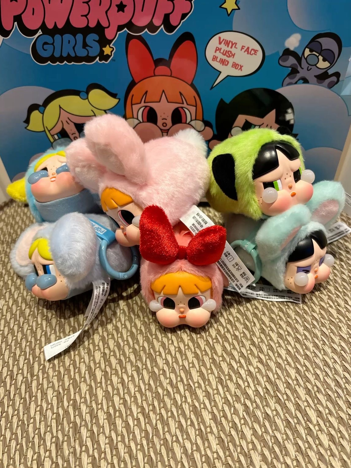 Pop Mart Crybaby x Powerpuff Girls Series Keyring Bunny Blossom (Opened Case), Pop Mart Crybaby x Powerpuff Girls Series Keyring Buttercup (Opened Case) 착용 스타일