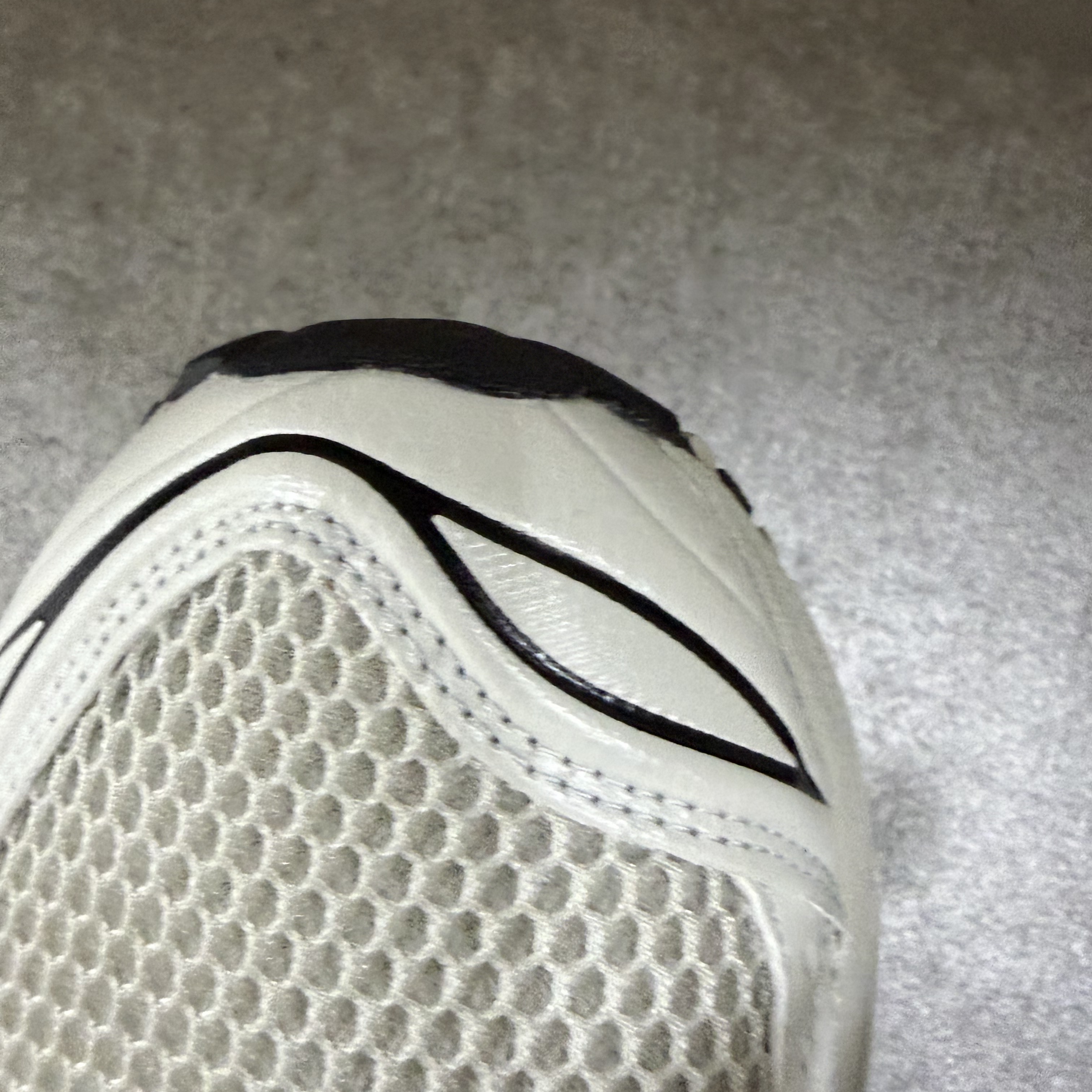 Asics Unlimited Gel-Kayano 14 Smoke Grey 착용 스타일 - 1