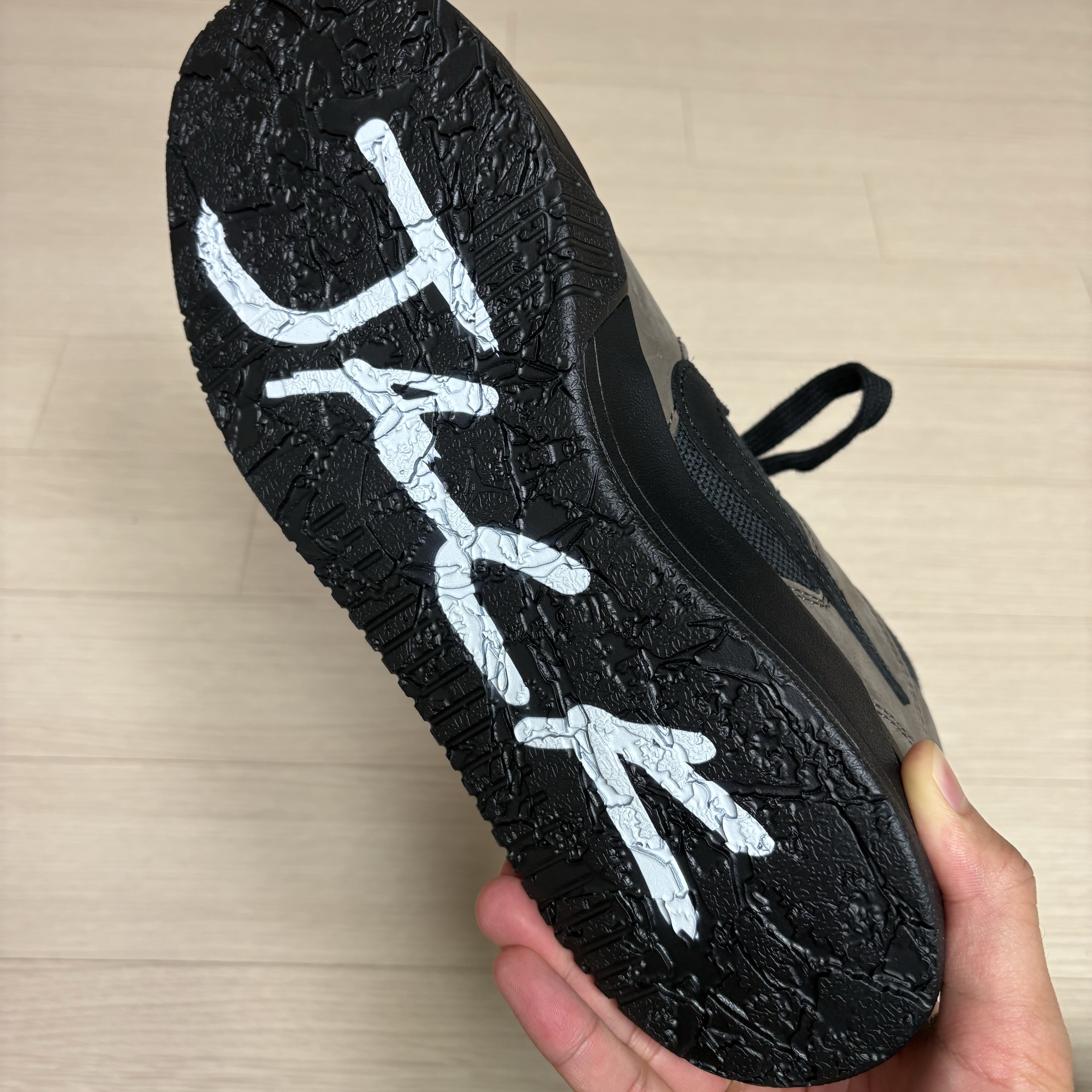 Jordan x Travis Scott Jumpman Jack TR Black and Dark Mocha 착용 스타일 - 2