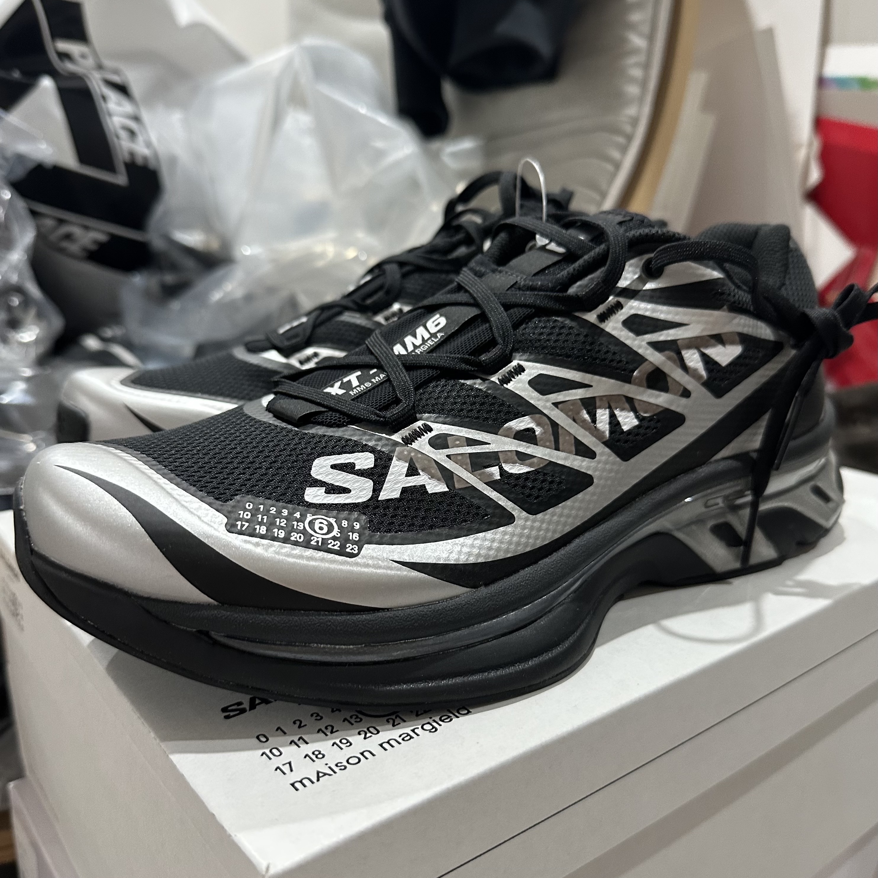 Salomon x MM6 Masion Margiela XT-MM6 Black Ftw Silver 착용 스타일