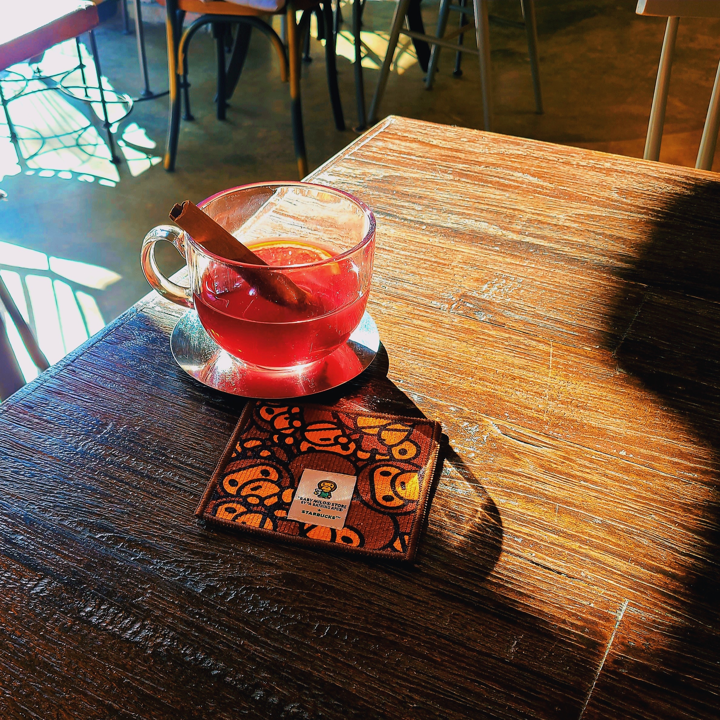 Starbucks x BAPE Baby Milo Coaster, Starbucks x BAPE Baby Milo Coaster Pink Green (Set of 4) 착용 스타일