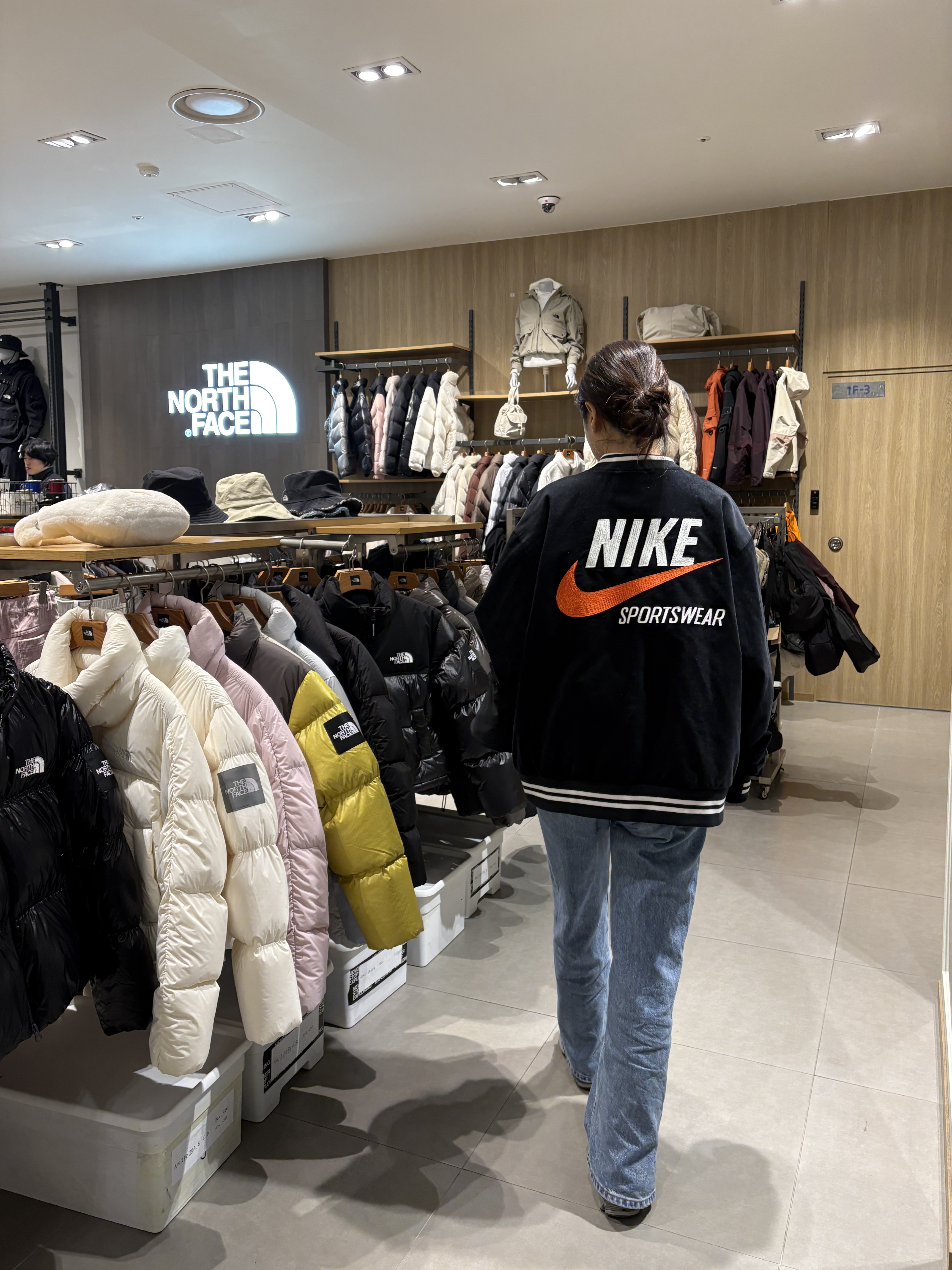 Nike NSW Trend Bomber Jacket Black - US/EU, New Balance 1906R Harbor Grey Silver Metalic 착용 스타일 - 3