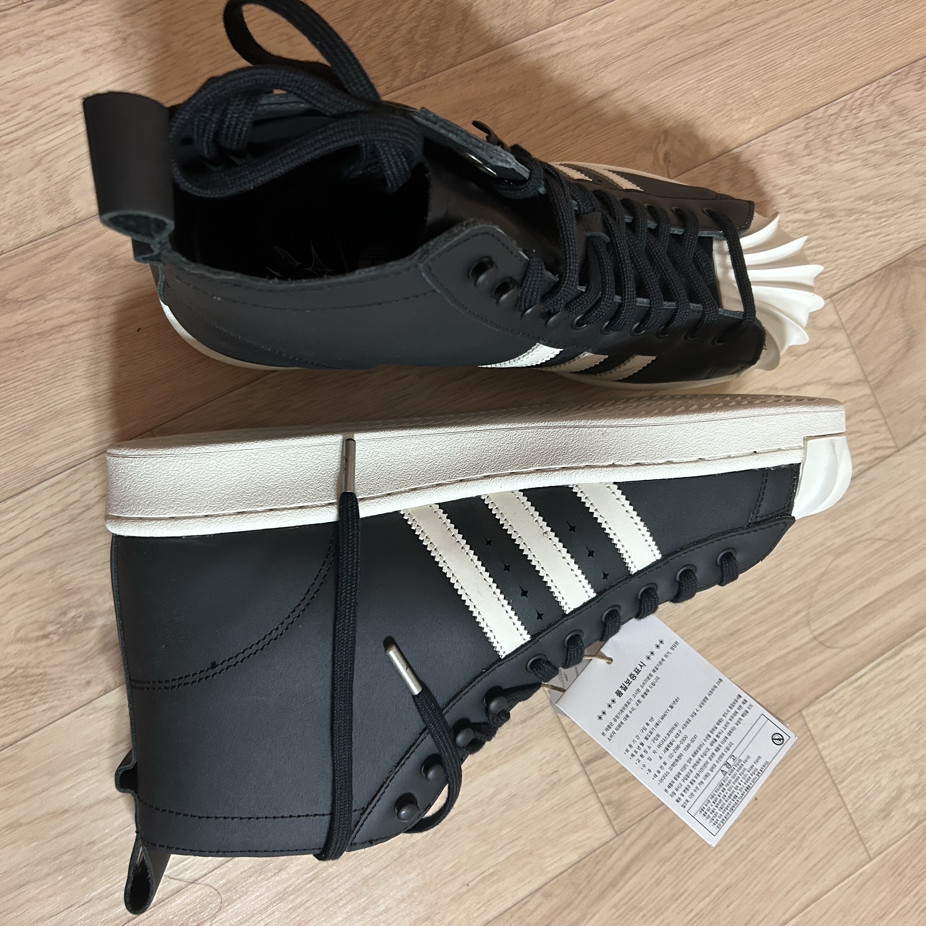 Adidas x Thug Club Superstar Boot Luxe Core Black Off White 착용 스타일