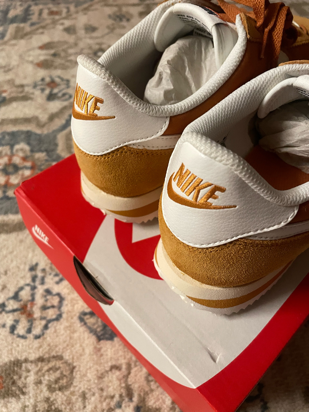 Nike Cortez TXT Monarch Muslin 착용 스타일 - 5
