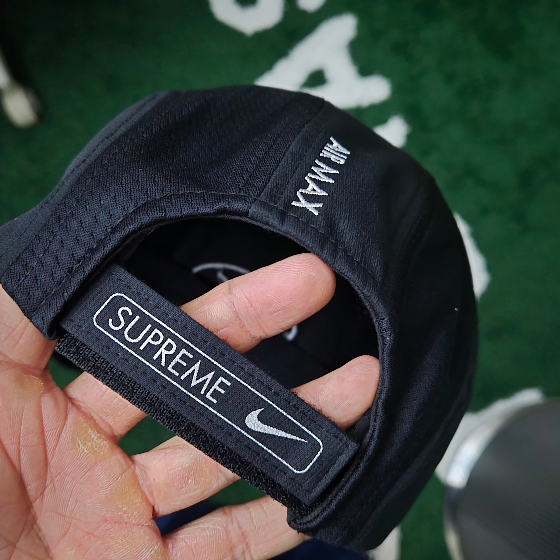 Supreme x Nike Running Hat Black - 25SS 착용 스타일 - 2