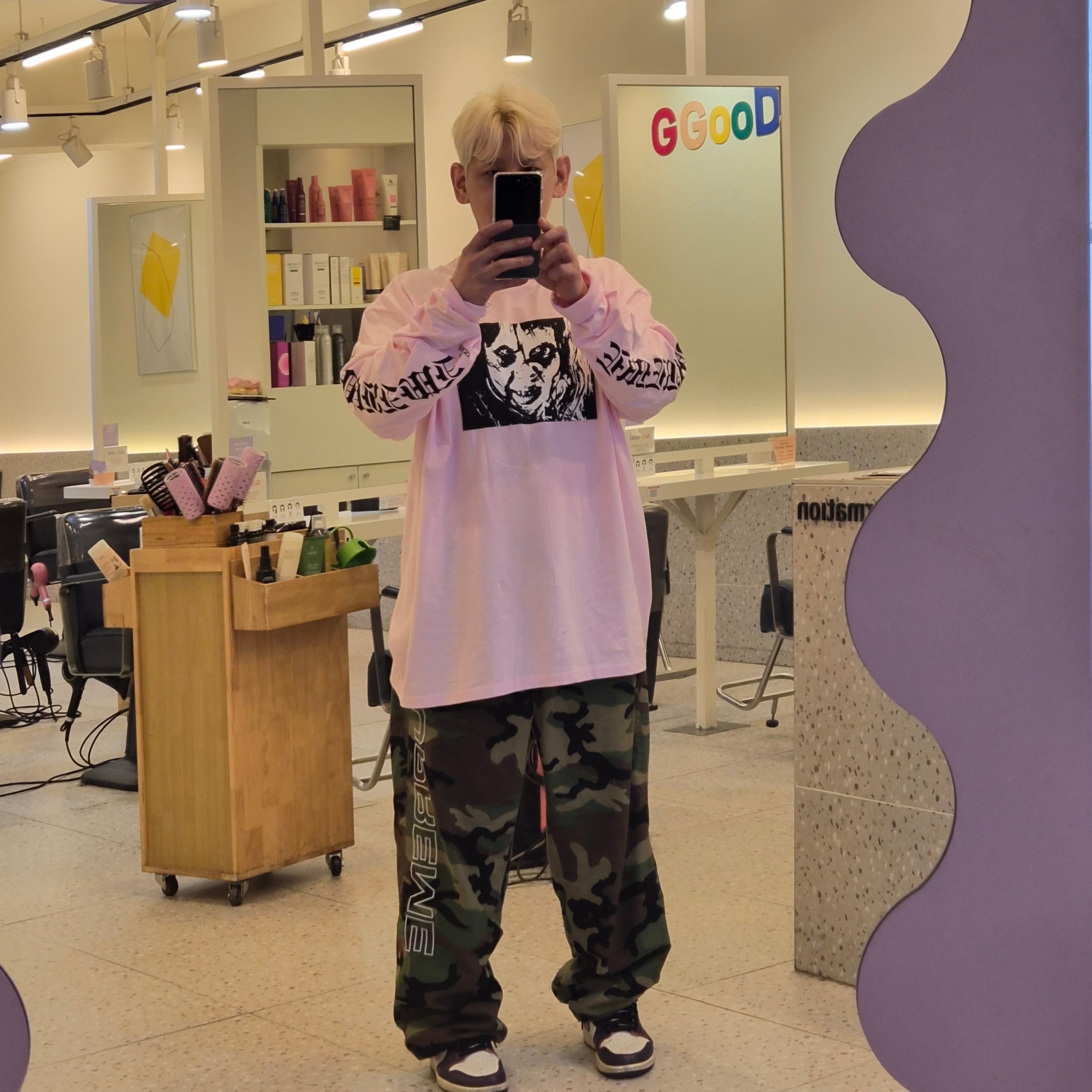 Supreme The Exorcist Mother L/S T-Shirt Light Pink - 25FW 착용 스타일