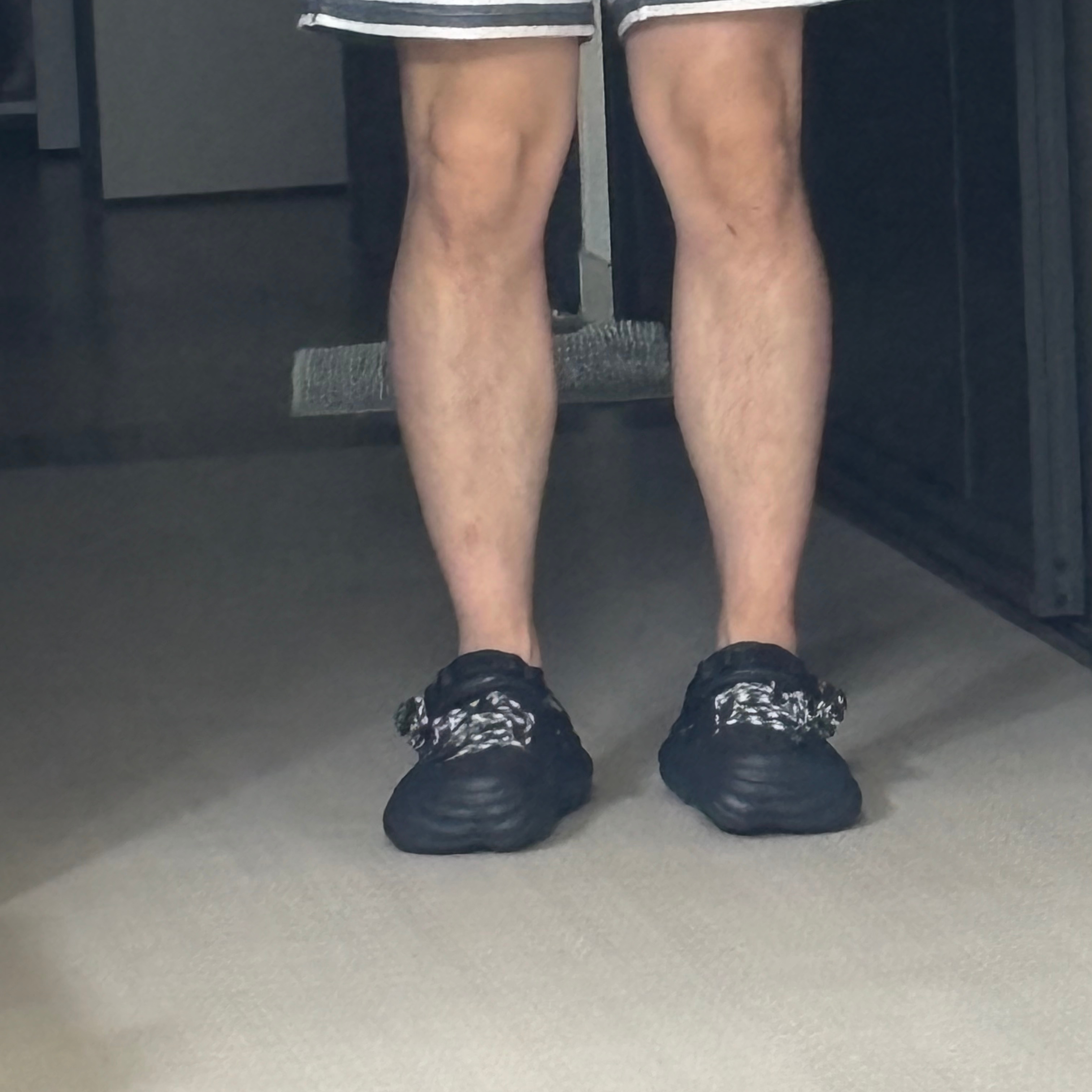 Crocs Echo Clog Black 착용 스타일