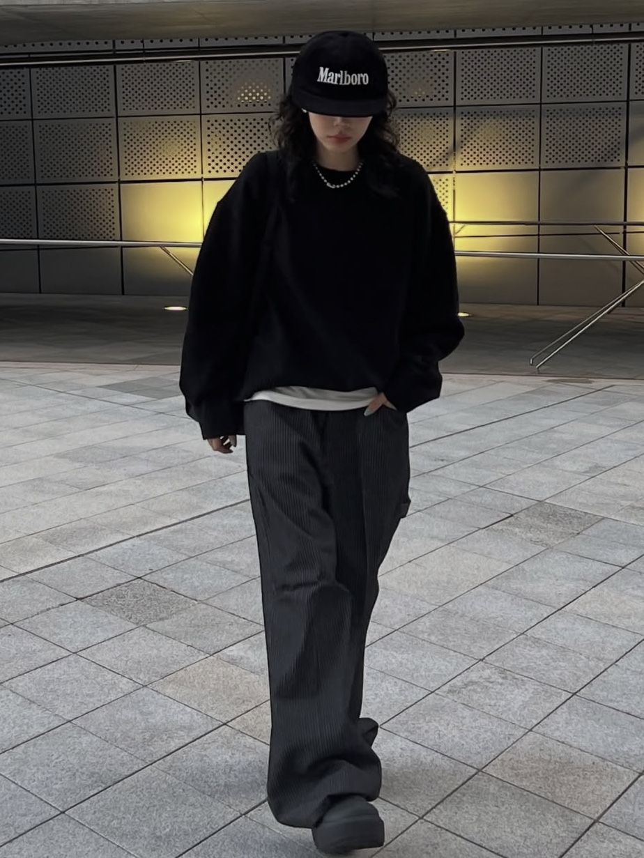 Crocs Stomp Clog Black 착용 스타일 - 3