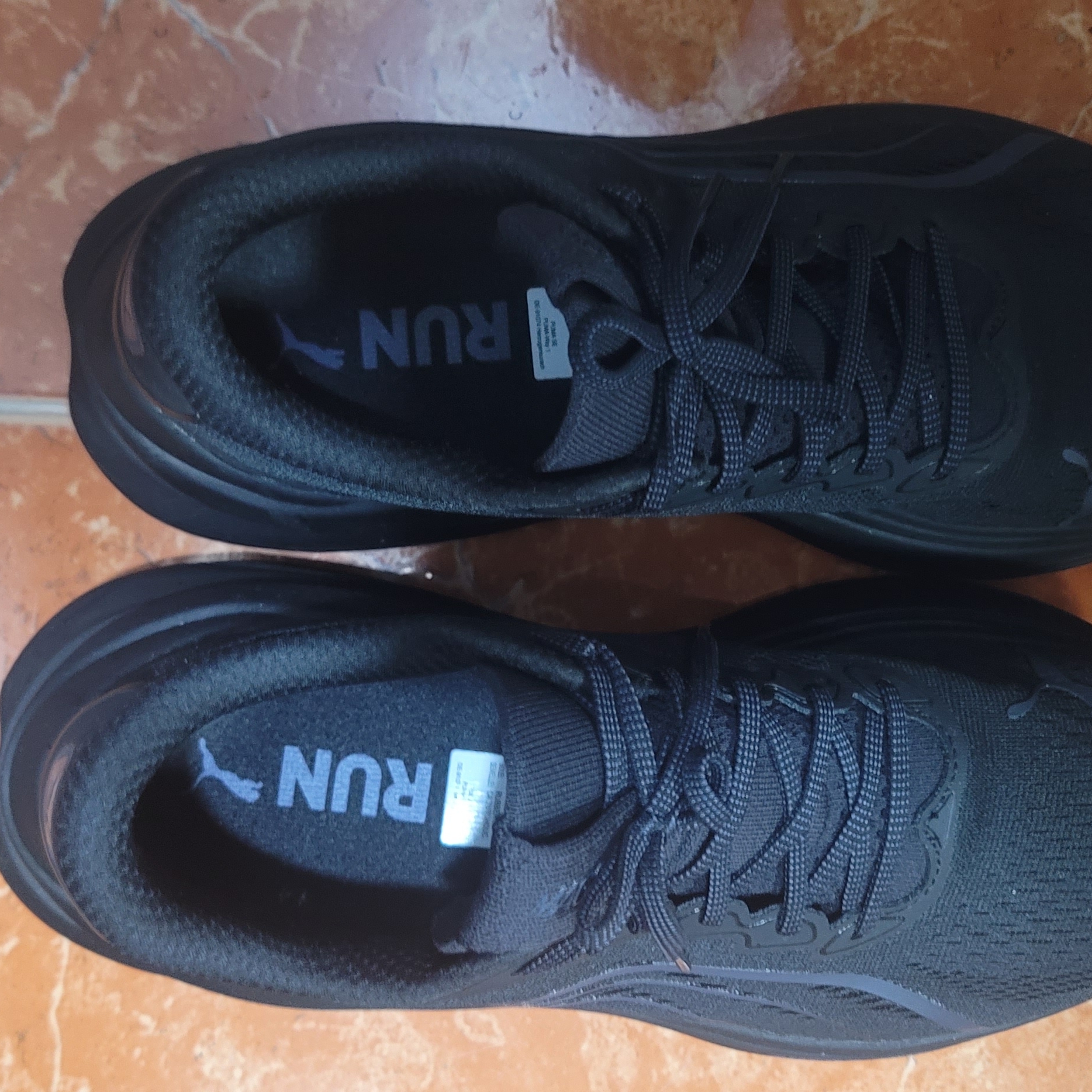 Puma Magmax Nitro Black Galactic Gray 착용 스타일 - 1