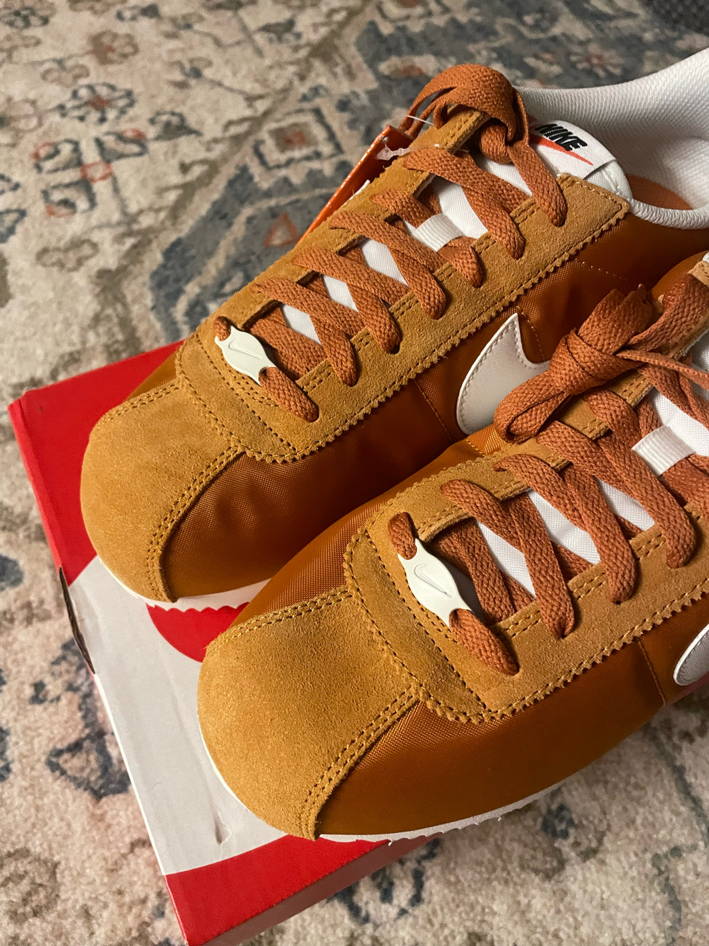 Nike Cortez TXT Monarch Muslin 착용 스타일 - 3