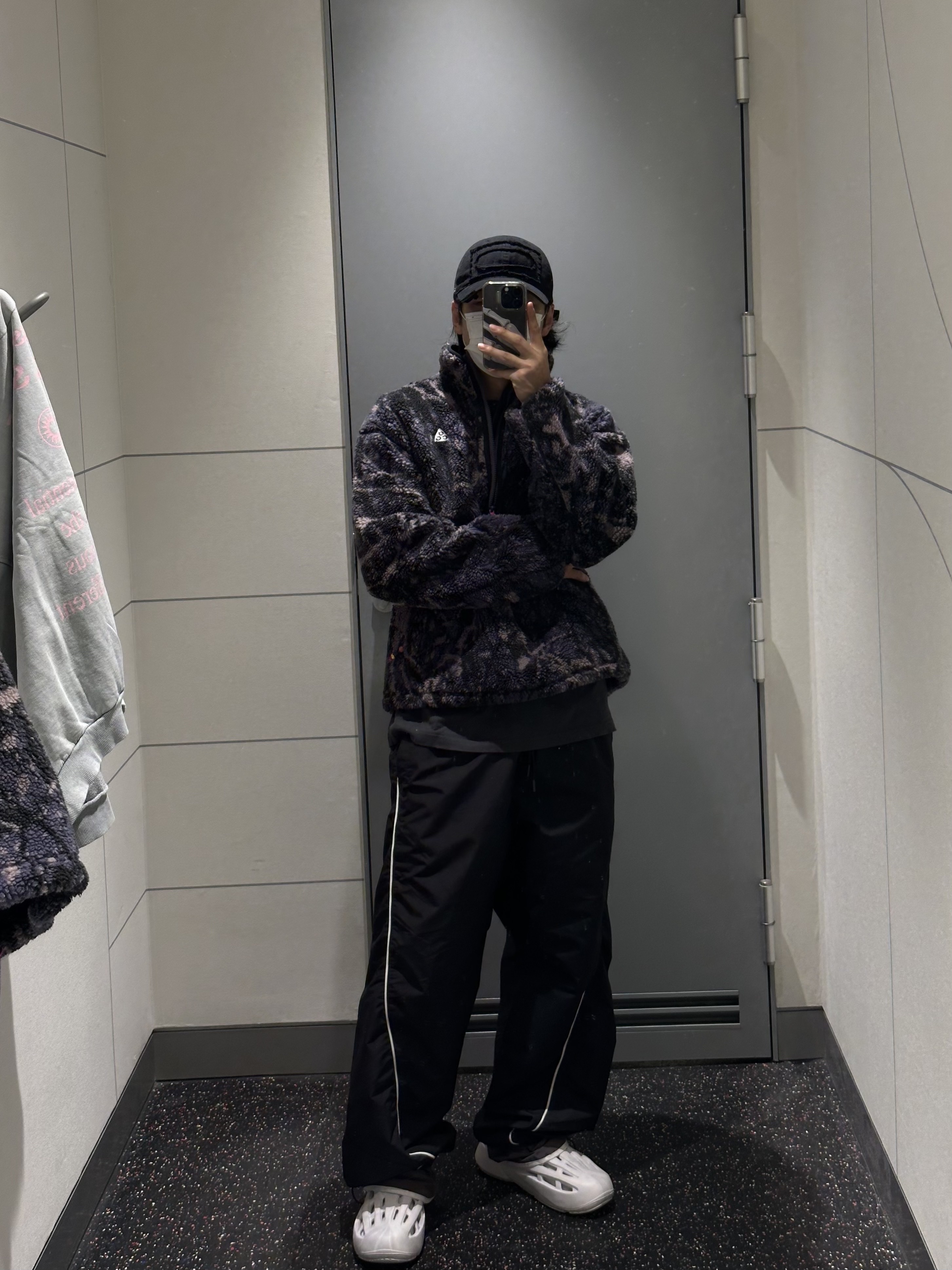 Nike ACG Canwell Glacier Anorak Dark Raisin Black - Asia, Adidas Lightblaze Moc Core Black Carbon 착용 스타일 - 3