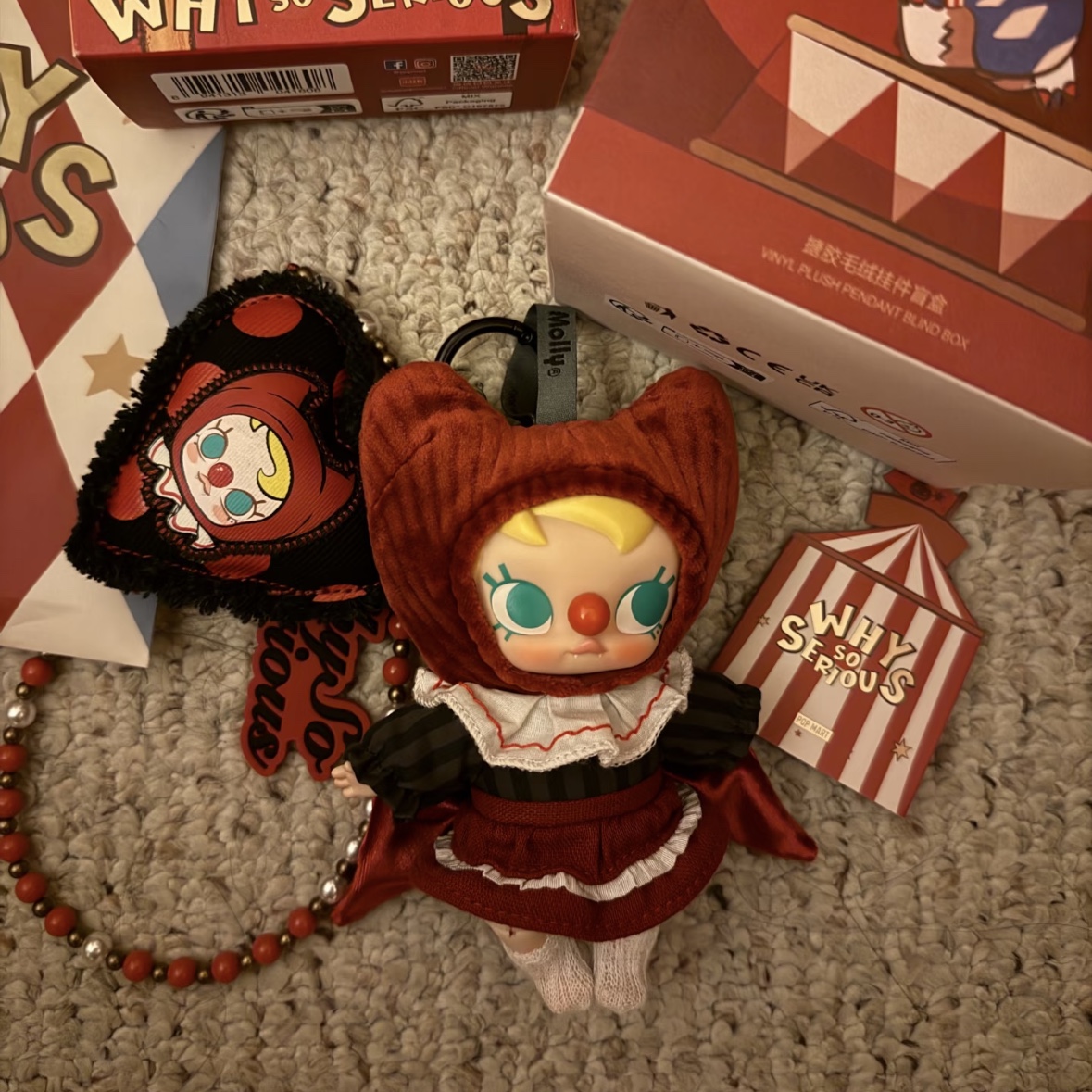 Pop Mart Why So Serious Series Vinyl Plush Pendant Crimson Dancer (Opened Case), Pop Mart Why So Serious Series Vinyl Plush Pendant Sealed Case (1 Blind Box) 착용 스타일