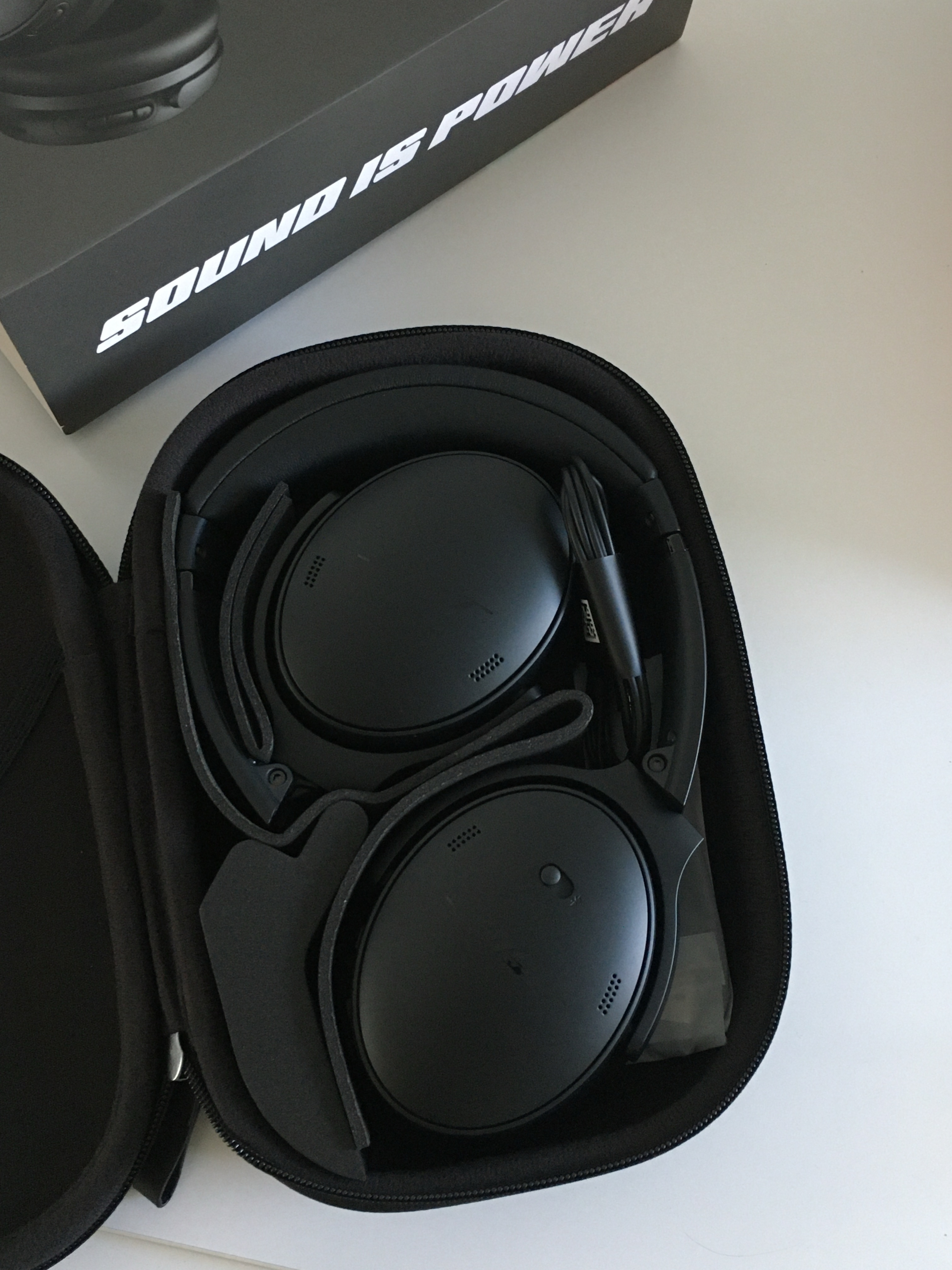 BOSE QC Triple Black (Korean Ver.) 착용 스타일 - 2