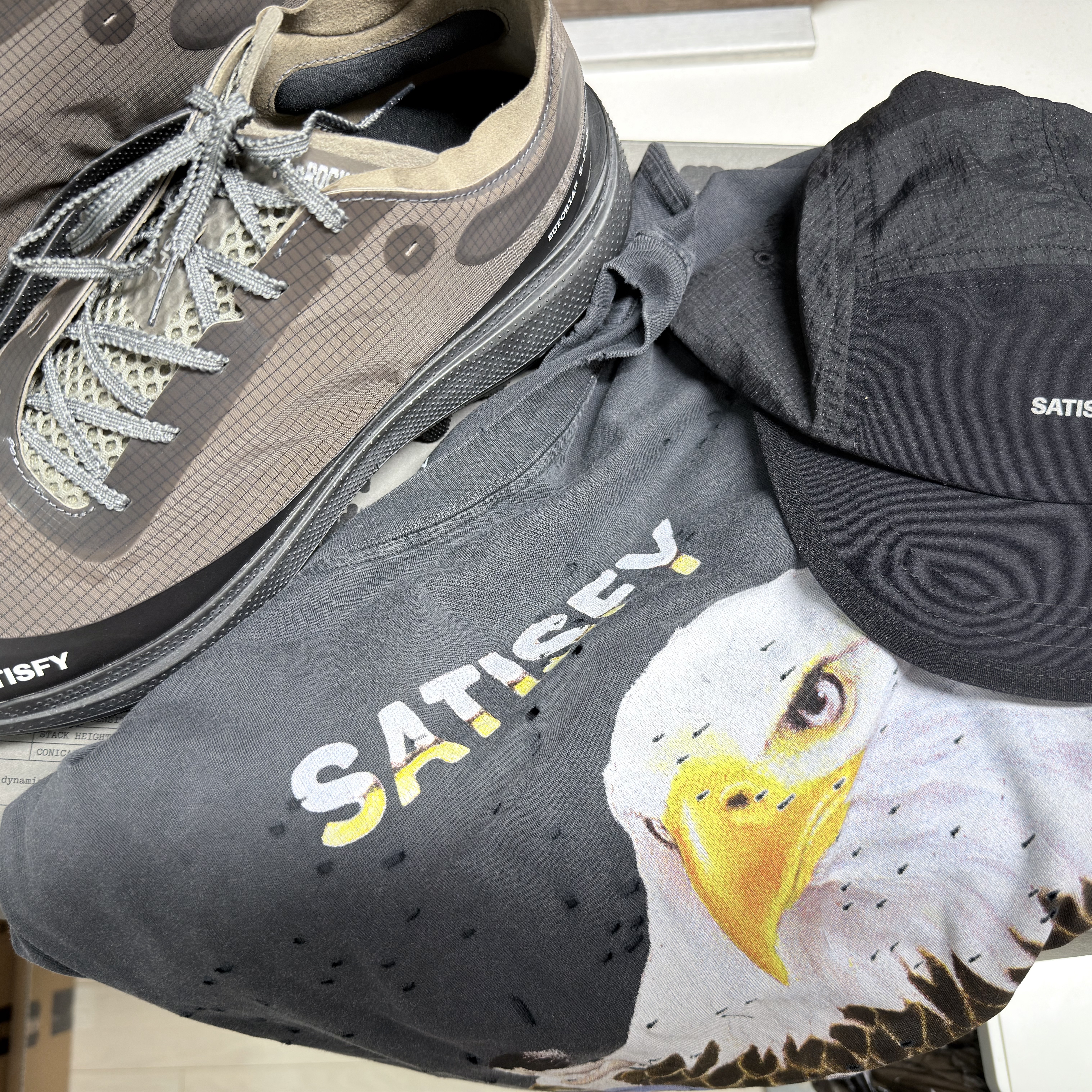 Satisfy The Rocker Falcon (Special Edition), Satisfy Mothtech Eagle T-Shirt Aged Black 착용 스타일