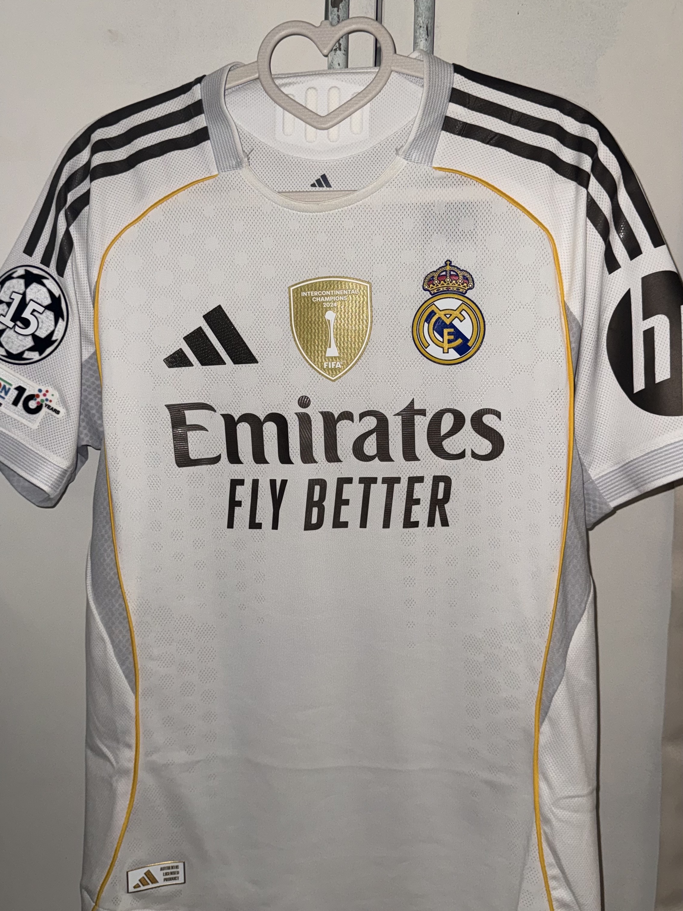 Adidas Real Madrid 2025/26 Home Authentic Jersey White - KR Sizing (Non Marking Ver.) 착용 스타일 - 3