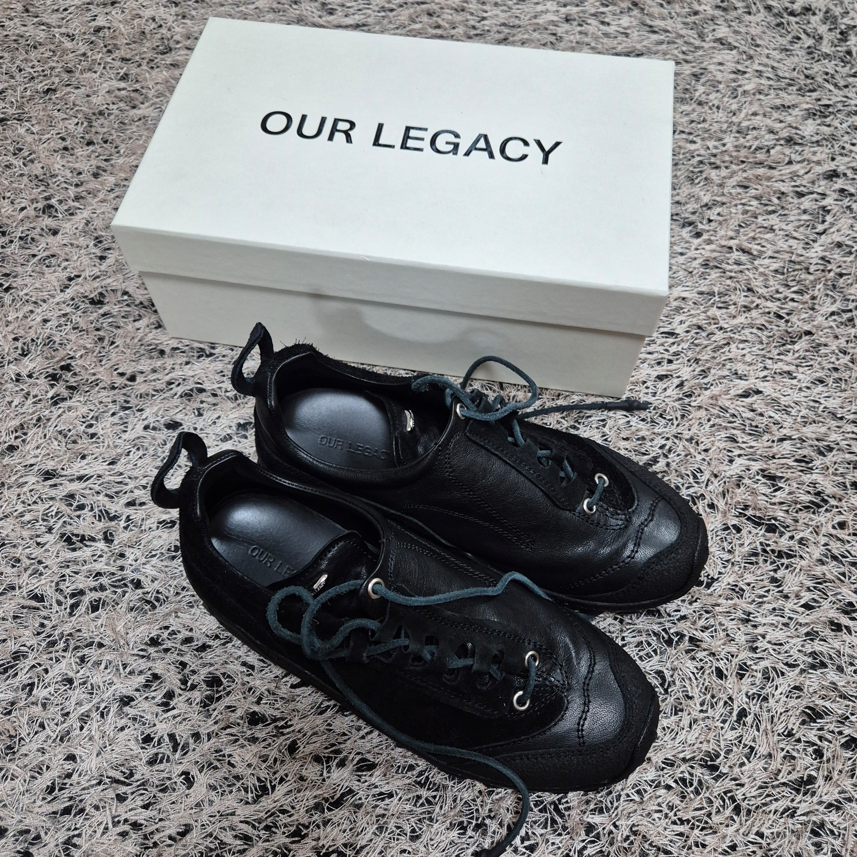 Our Legacy Gabe Stealth Black Leather, Wooyoungmi Regular Denim Jacket Blue - 24FW 착용 스타일 - 2