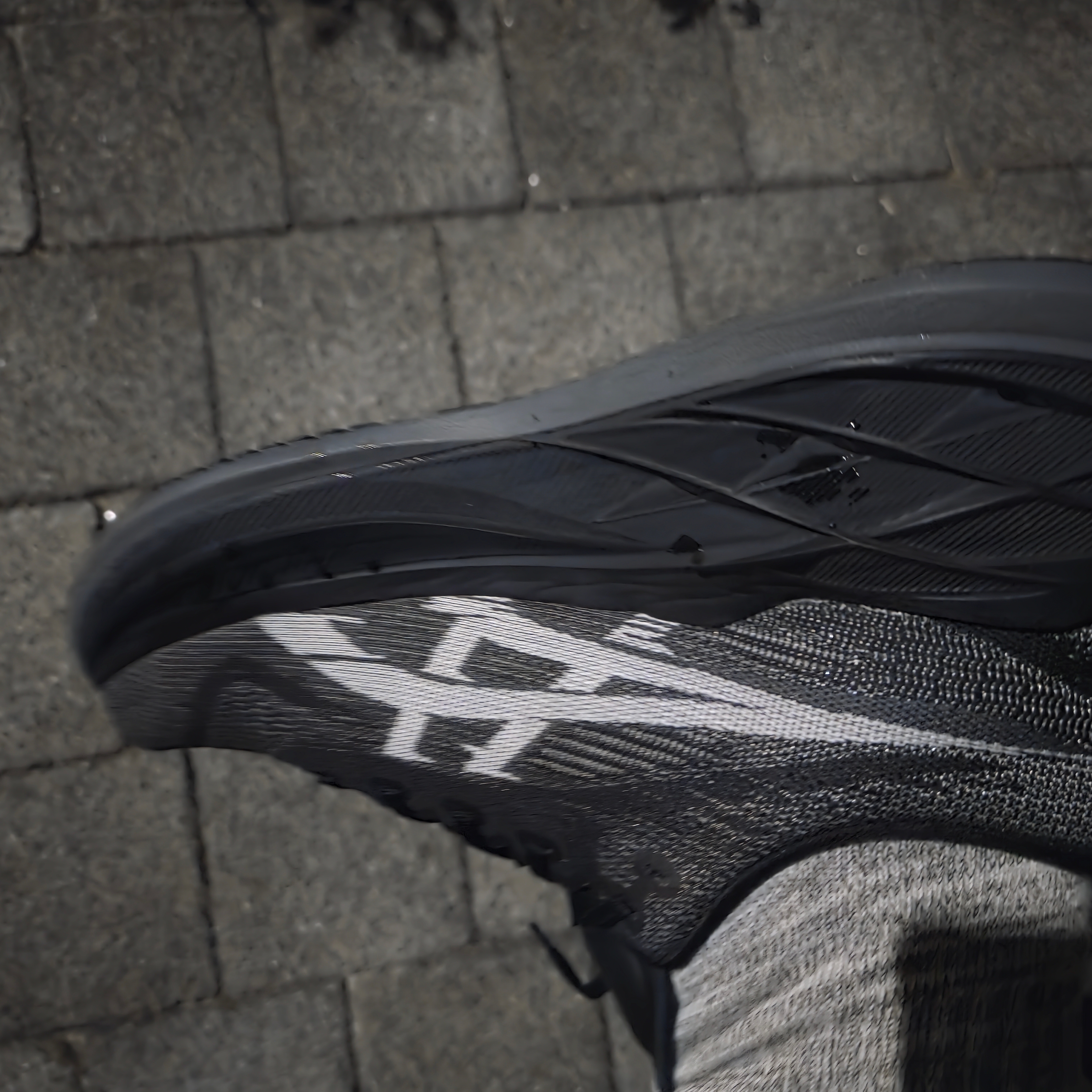 Asics Superblast 2 Black White 착용 스타일