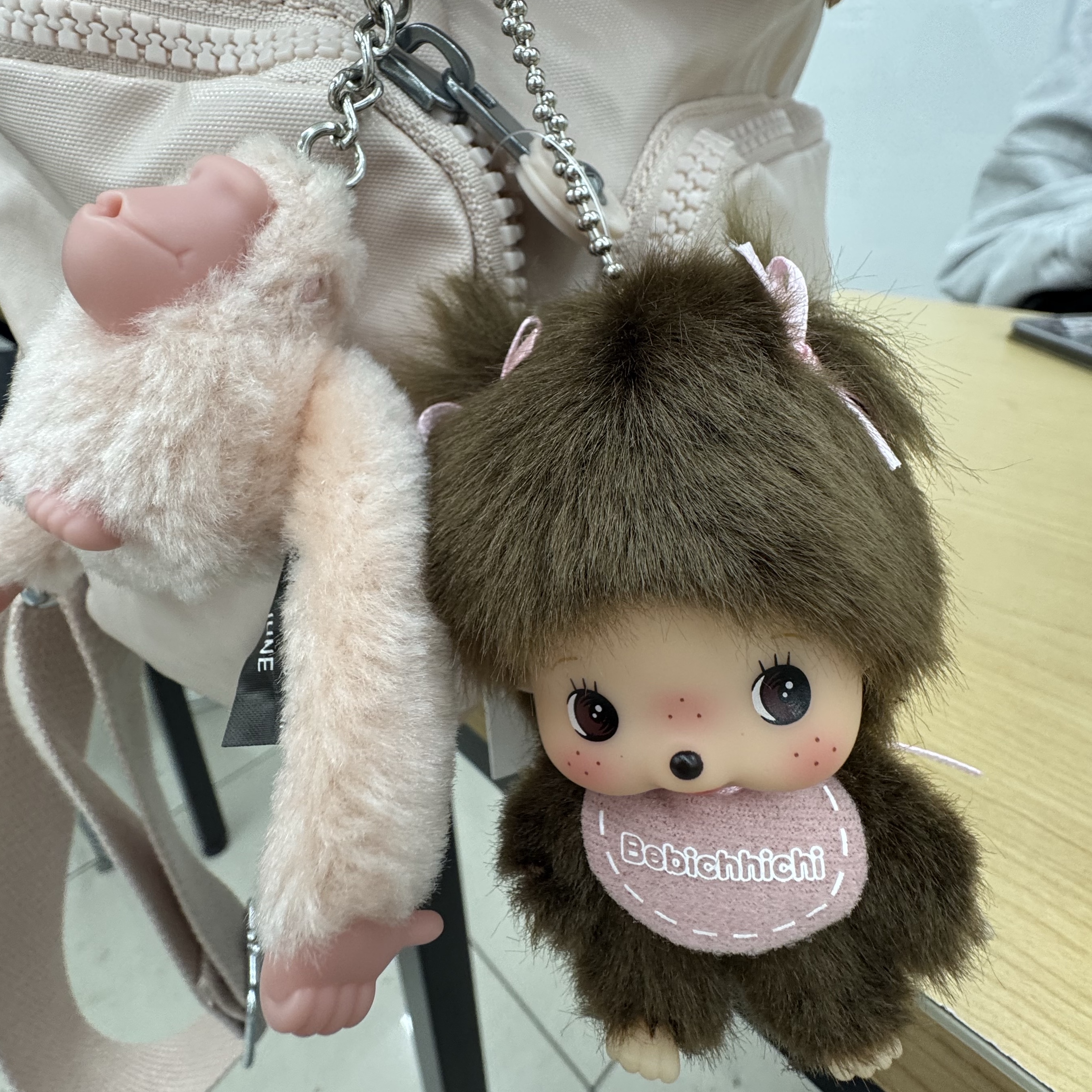 Monchhichi big Head Bebichhichi SS Keychain Girl, Kipling City Pack Mini Lavender Blush 착용 스타일