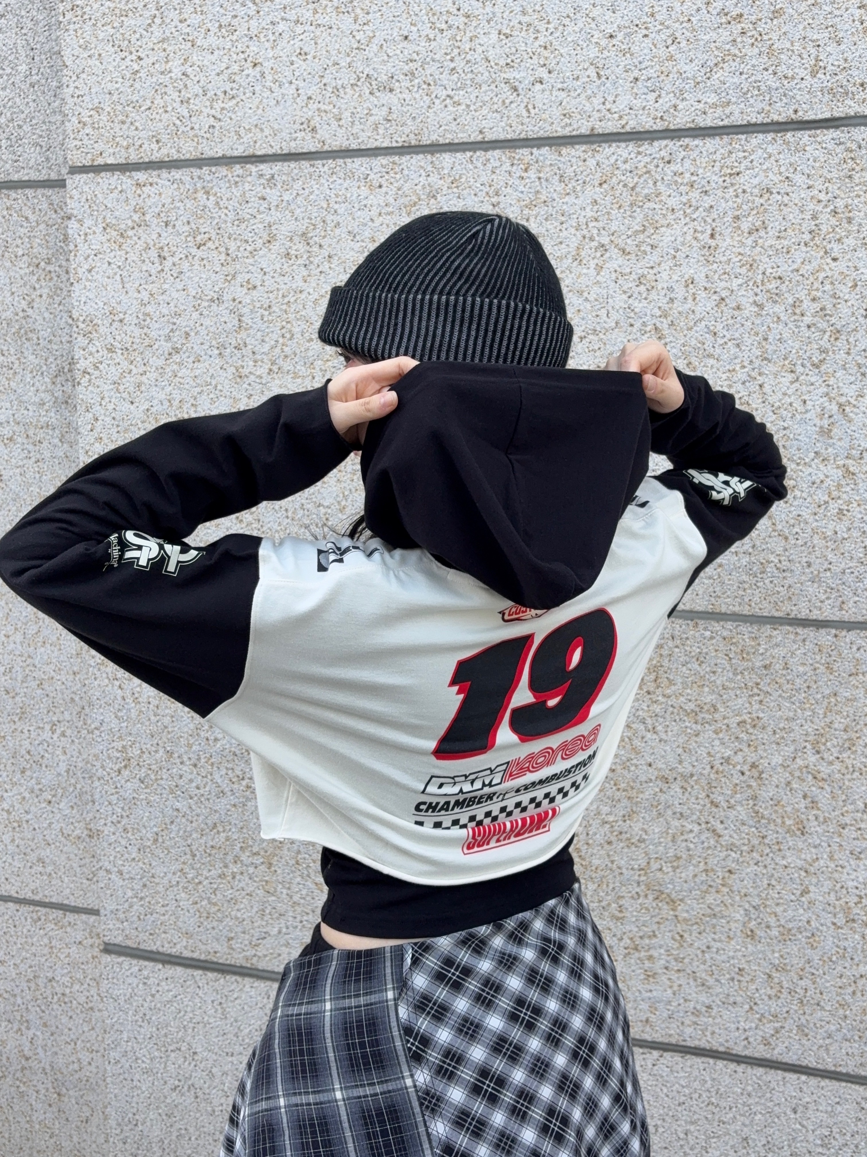 (W) Deus Ex Machina Moto Graphic Long Sleeve T-Shirt Black, Thevinylhouse Unbalance Check Shirts Black 착용 스타일 - 4