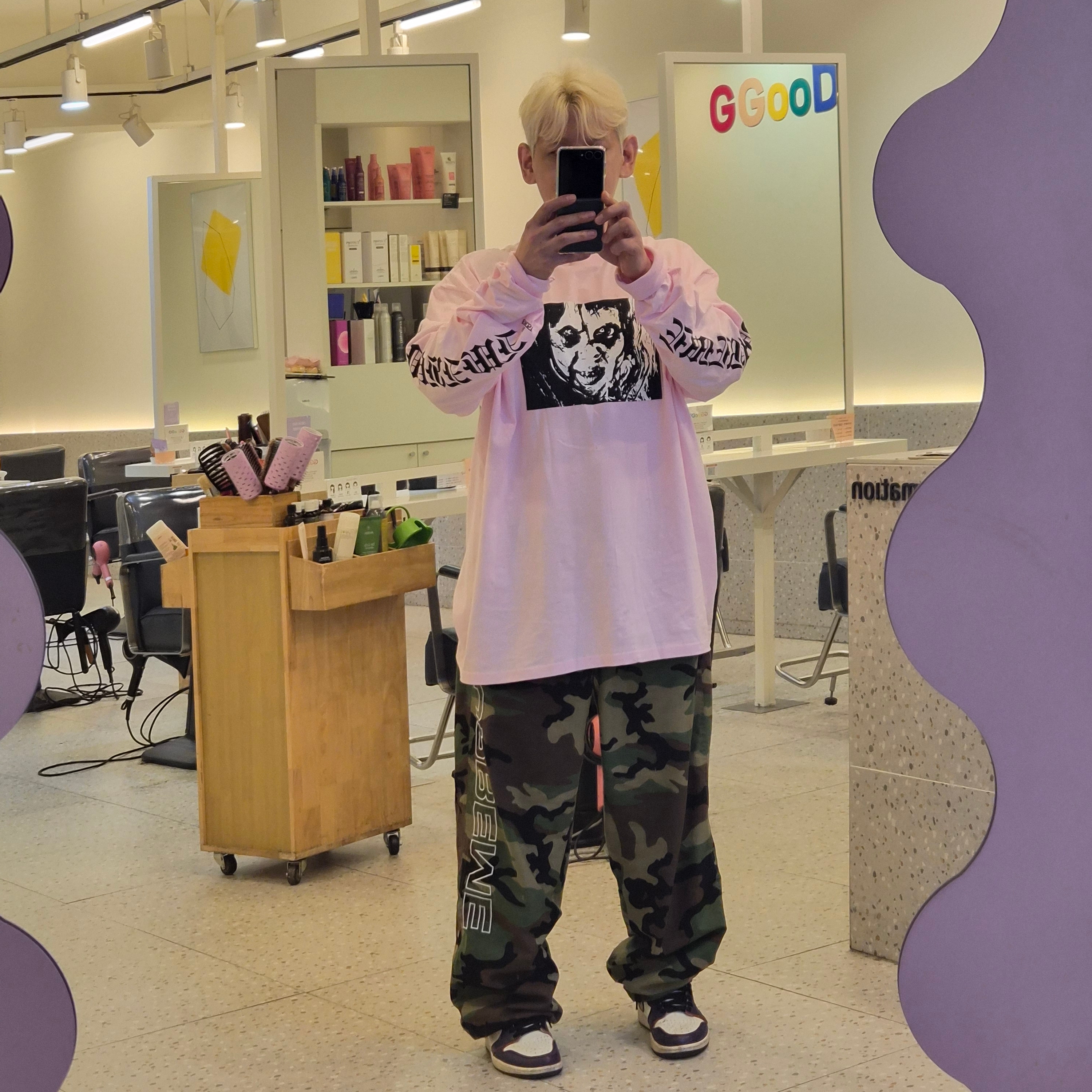 Supreme Spellout Embroidered Ripstop Track Pants Woodland Camo - 25FW 착용 스타일