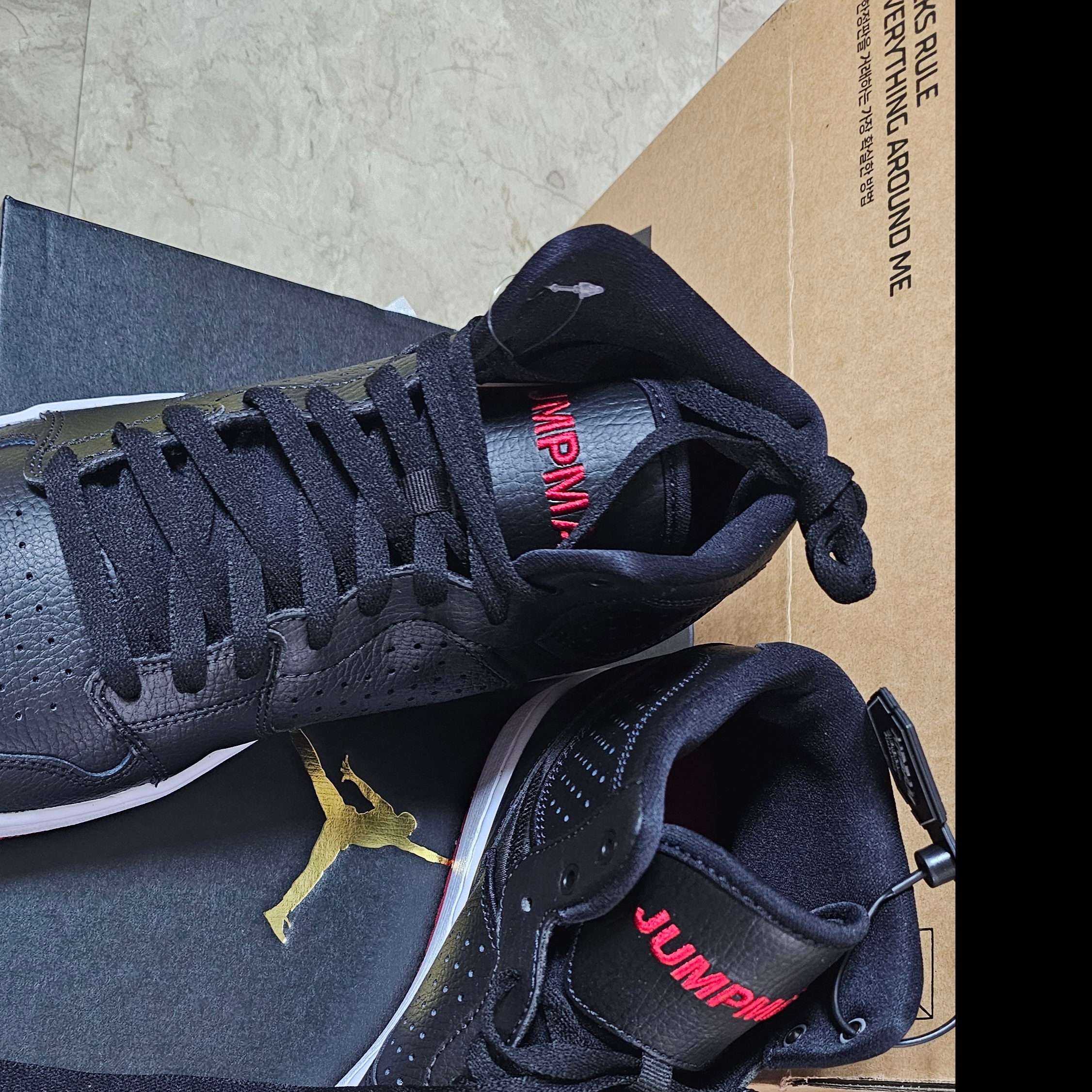 Jordan Access Black Gym Red 착용 스타일