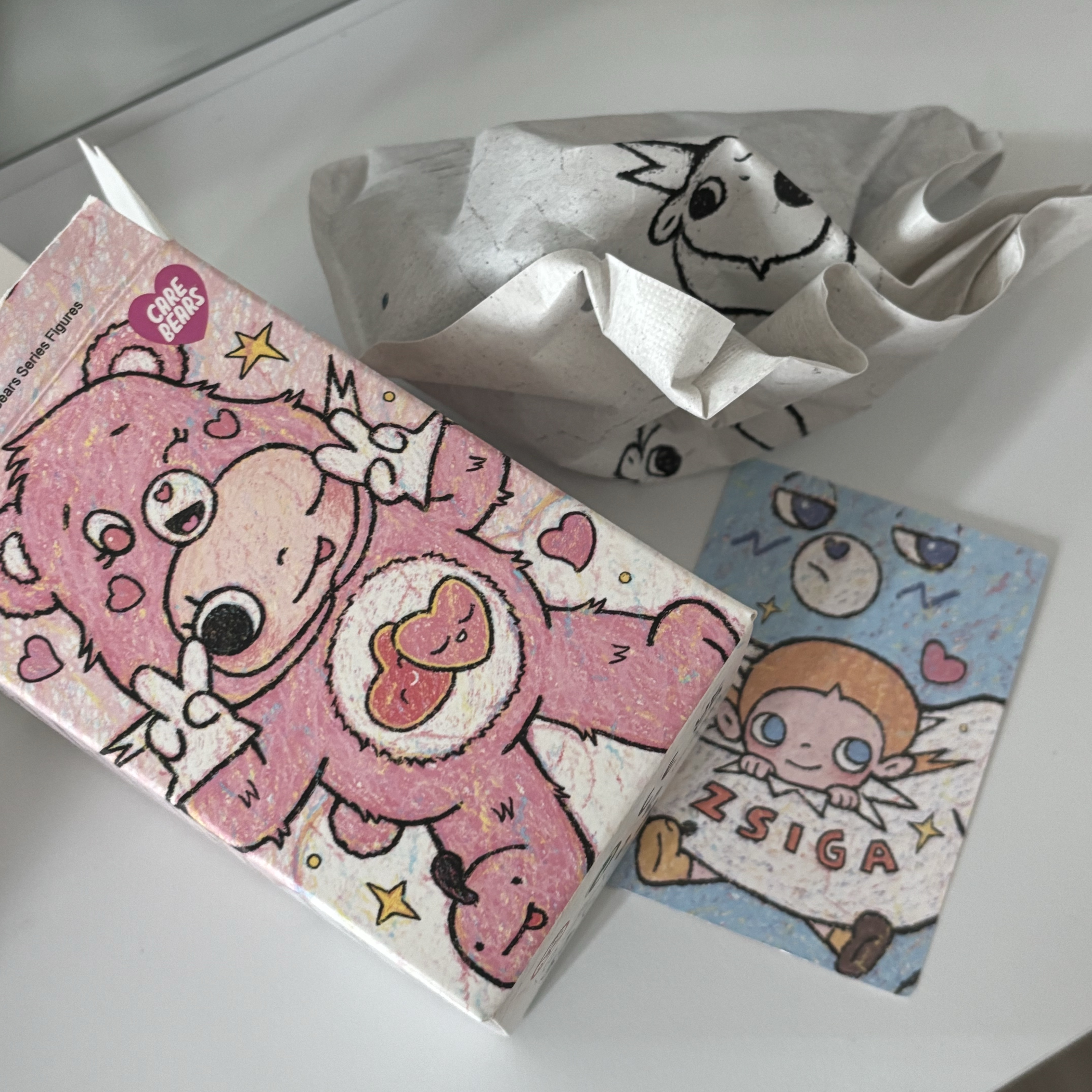Pop Mart Zsiga x Care Bears Series Figures Sealed Case (1 Blind Box) 착용 스타일