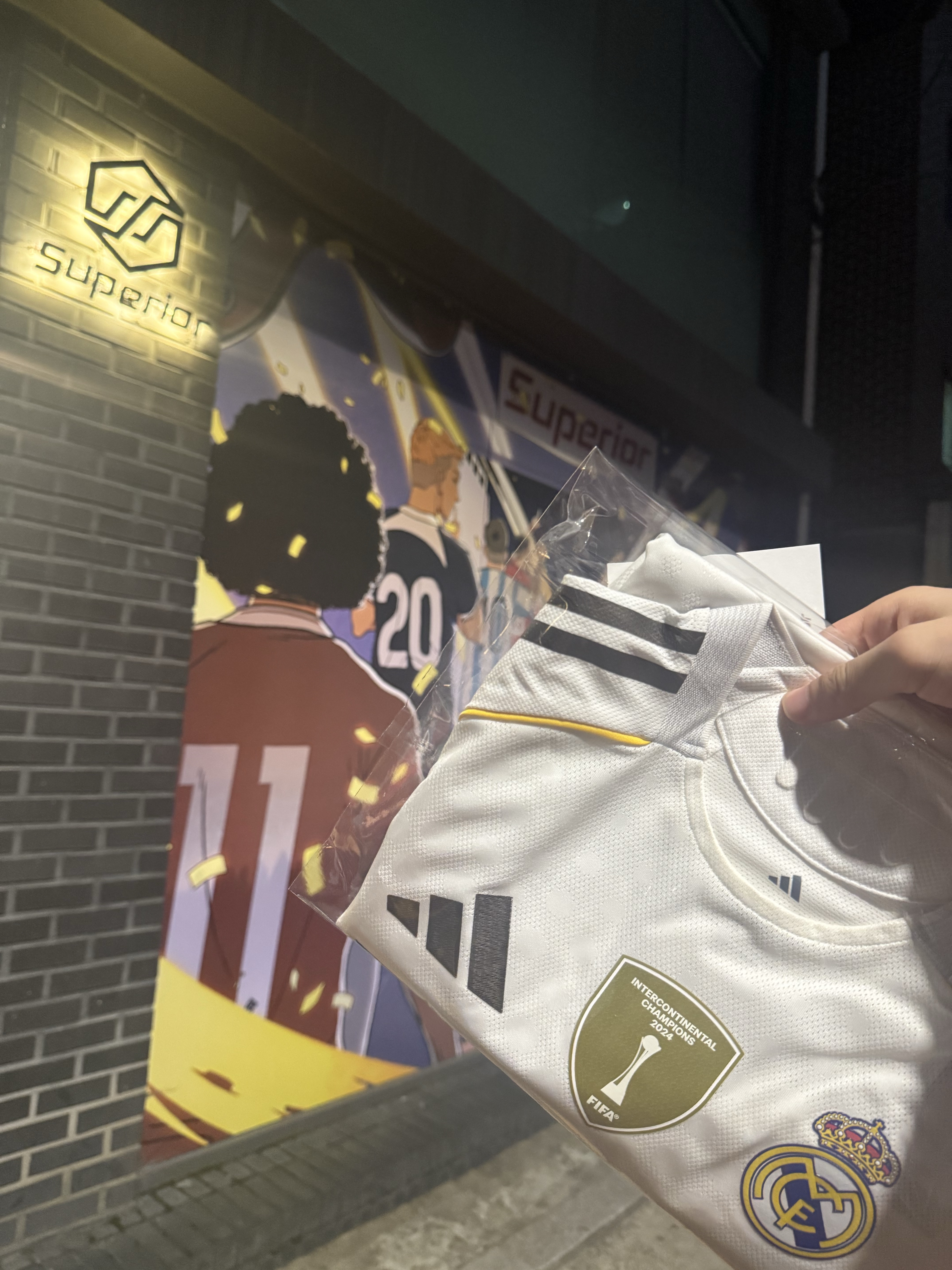 Adidas Real Madrid 2025/26 Home Authentic Jersey White - KR Sizing (Non Marking Ver.) 착용 스타일 - 1