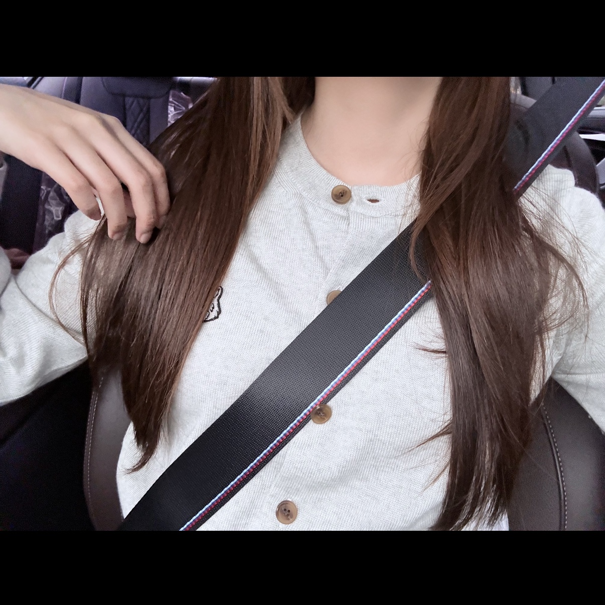 (W) Maison Kitsune Bold Fox Head Patch Regular Cardigan Light Grey Melange 착용 스타일