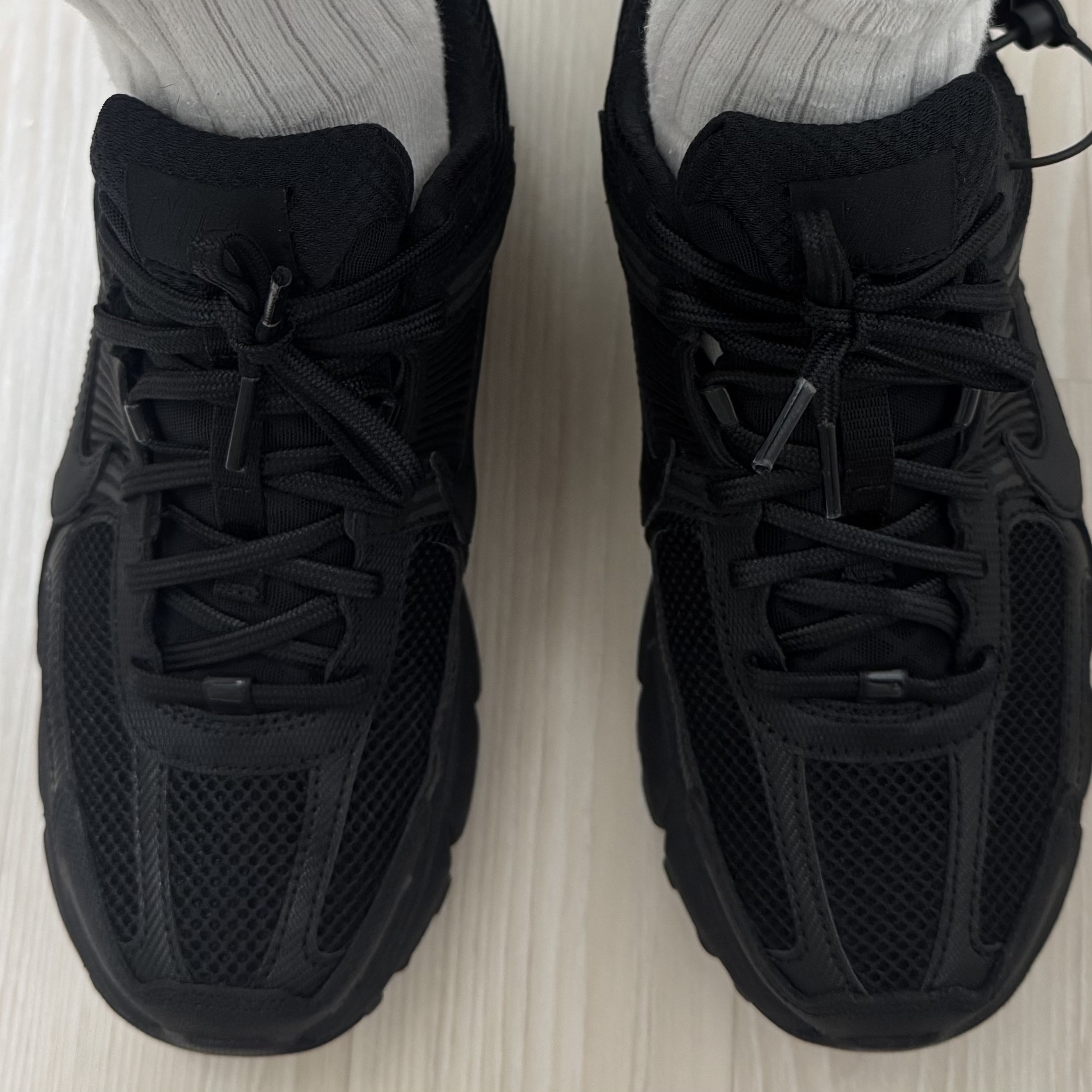 Nike Zoom Vomero 5 SP Black 착용 스타일