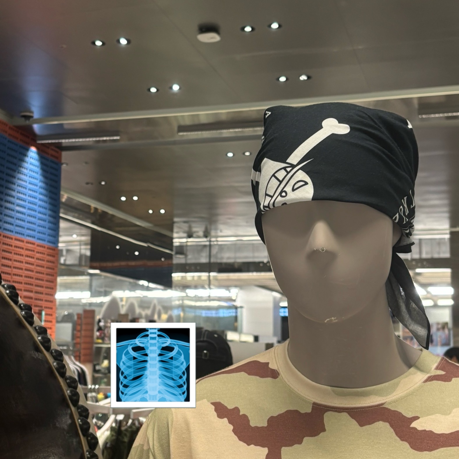 True Religion x One Piece New Gate Bandana Black 착용 스타일