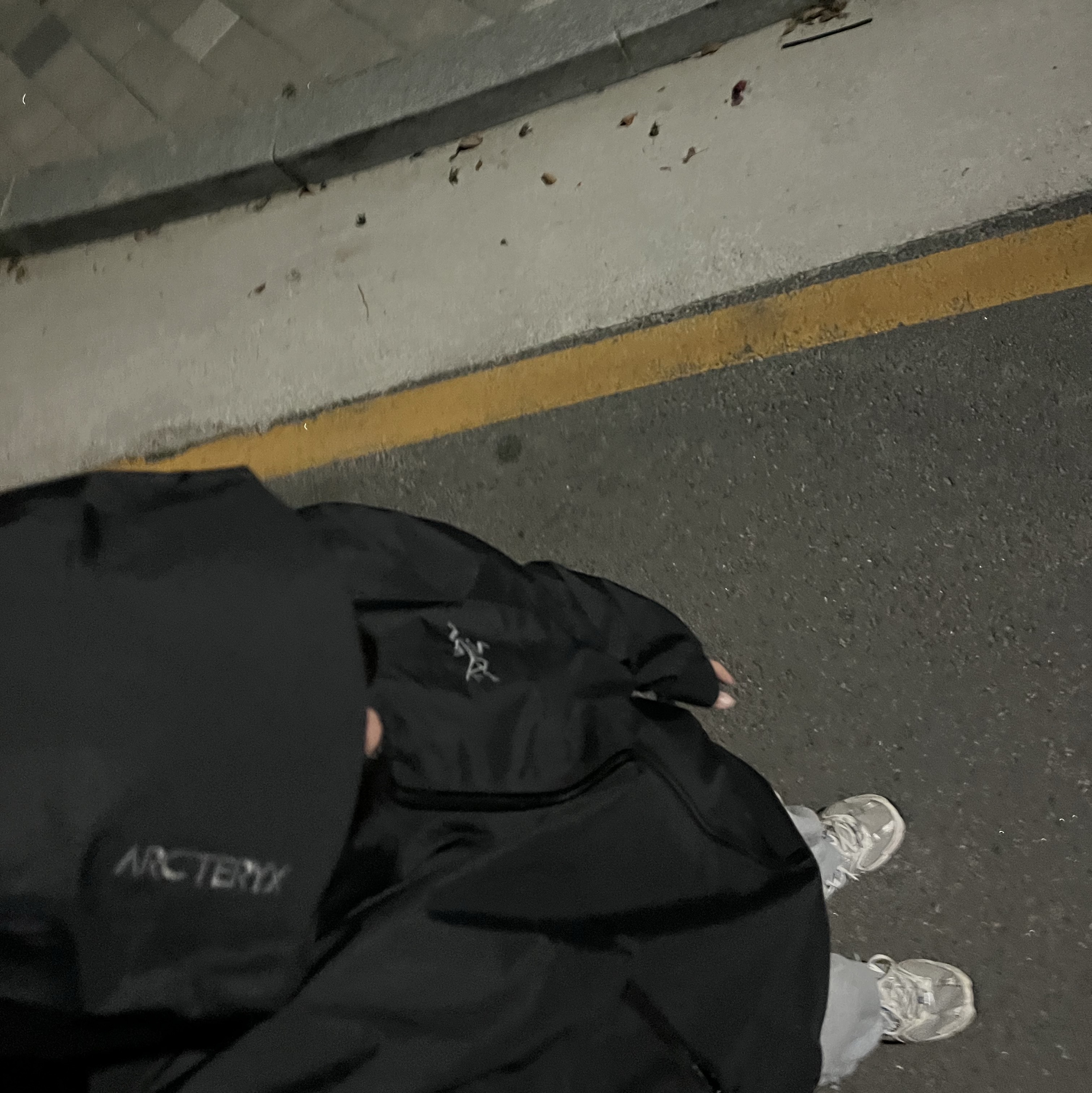 Arc'teryx Beta Jacket Black 착용 스타일 - 2