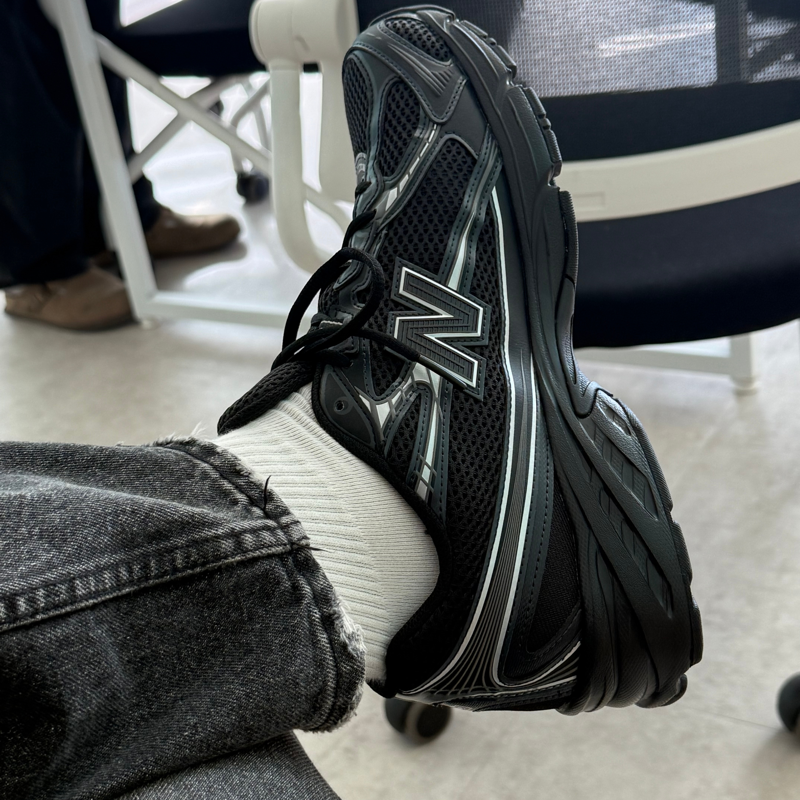 New Balance 740v2 Black Silver Metallic 착용 스타일 - 2