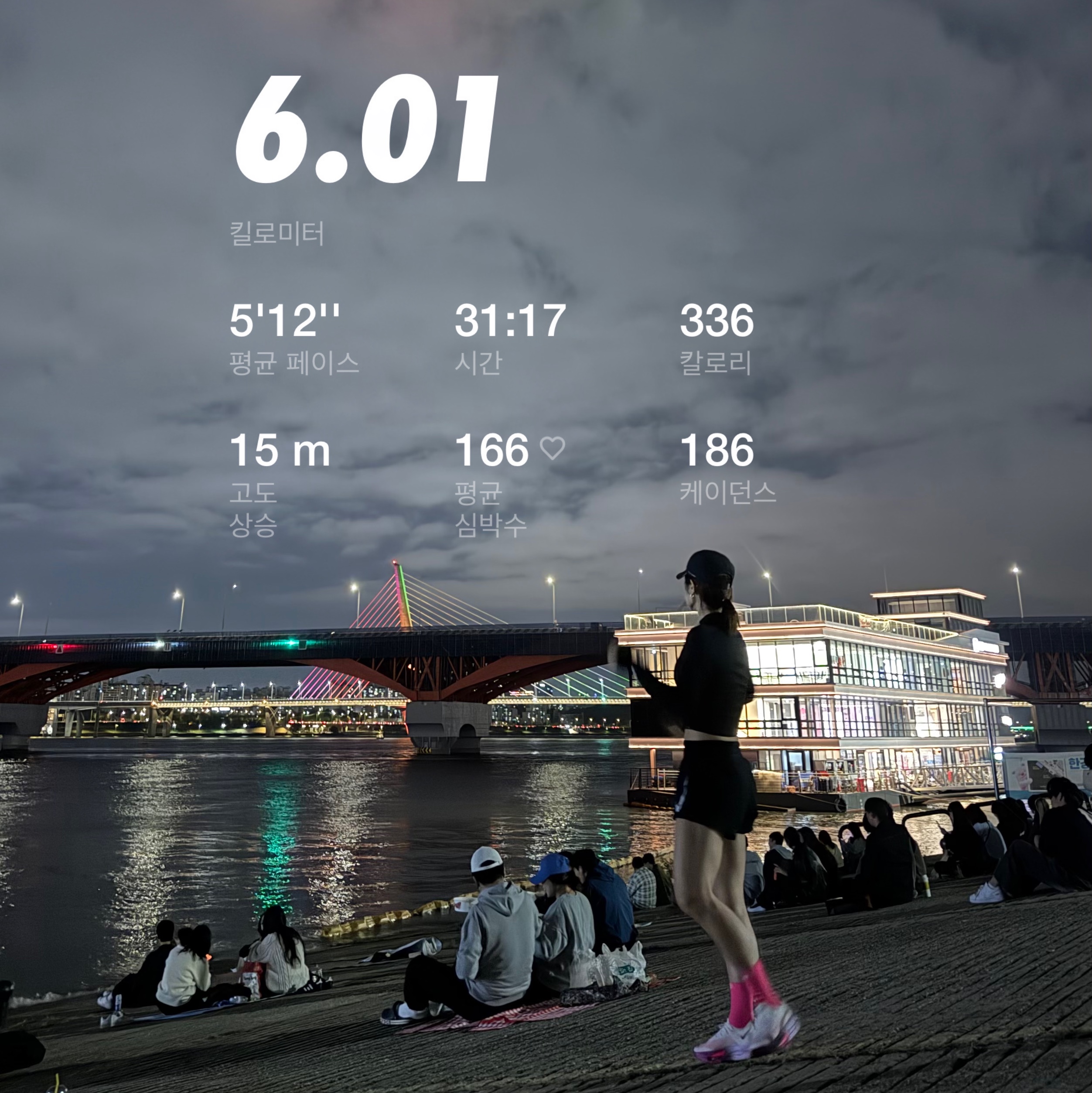 (W) Nike Swift Dri-Fit Long Sleeve Crewneck Running Top Black - Asia, (W) Nike Air Zoom Alphafly Next% 3 Hyper Pink 착용 스타일