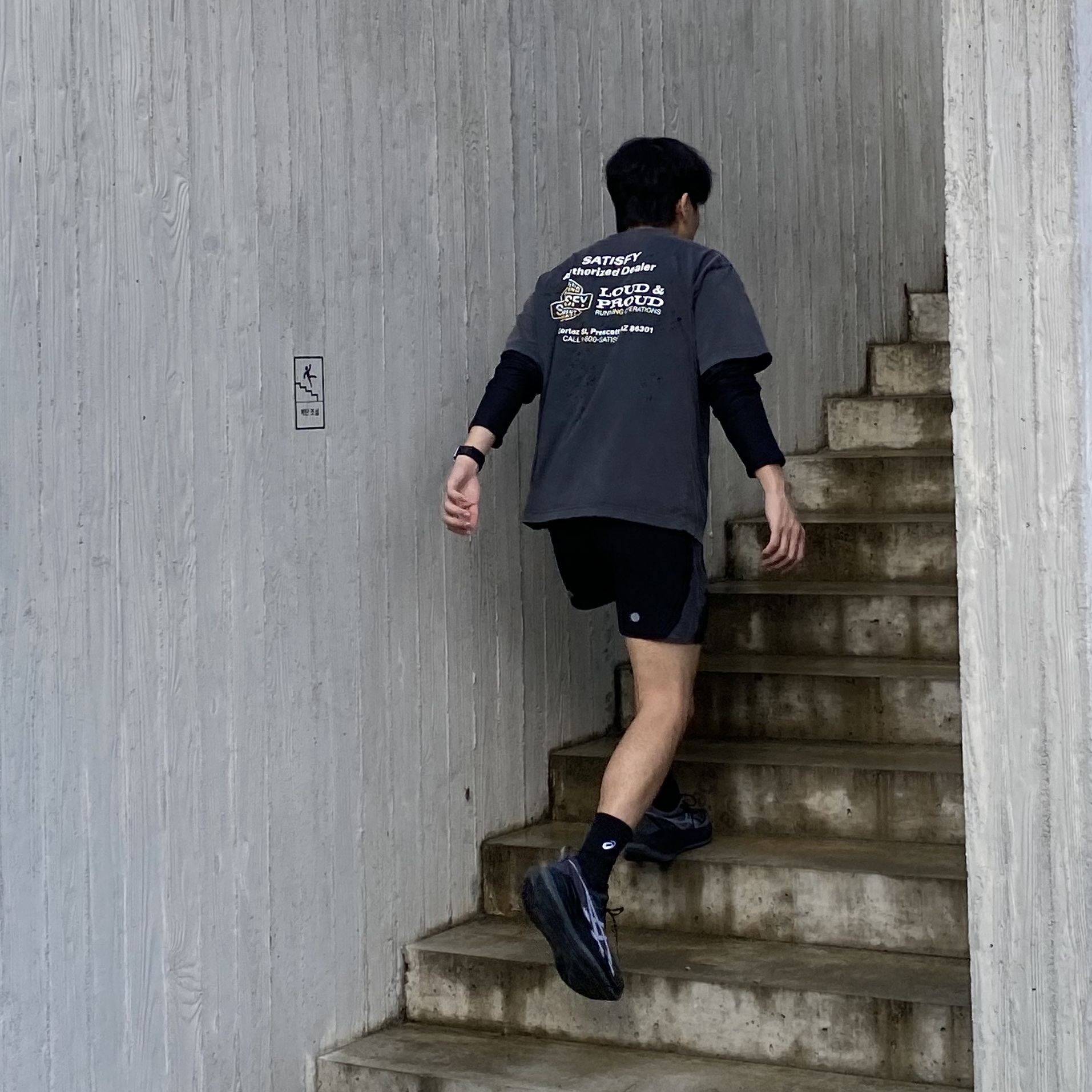 Satisfy MothTech Harley T-Shirt Aged Black, Asics Superblast 2 Black White 착용 스타일 - 2