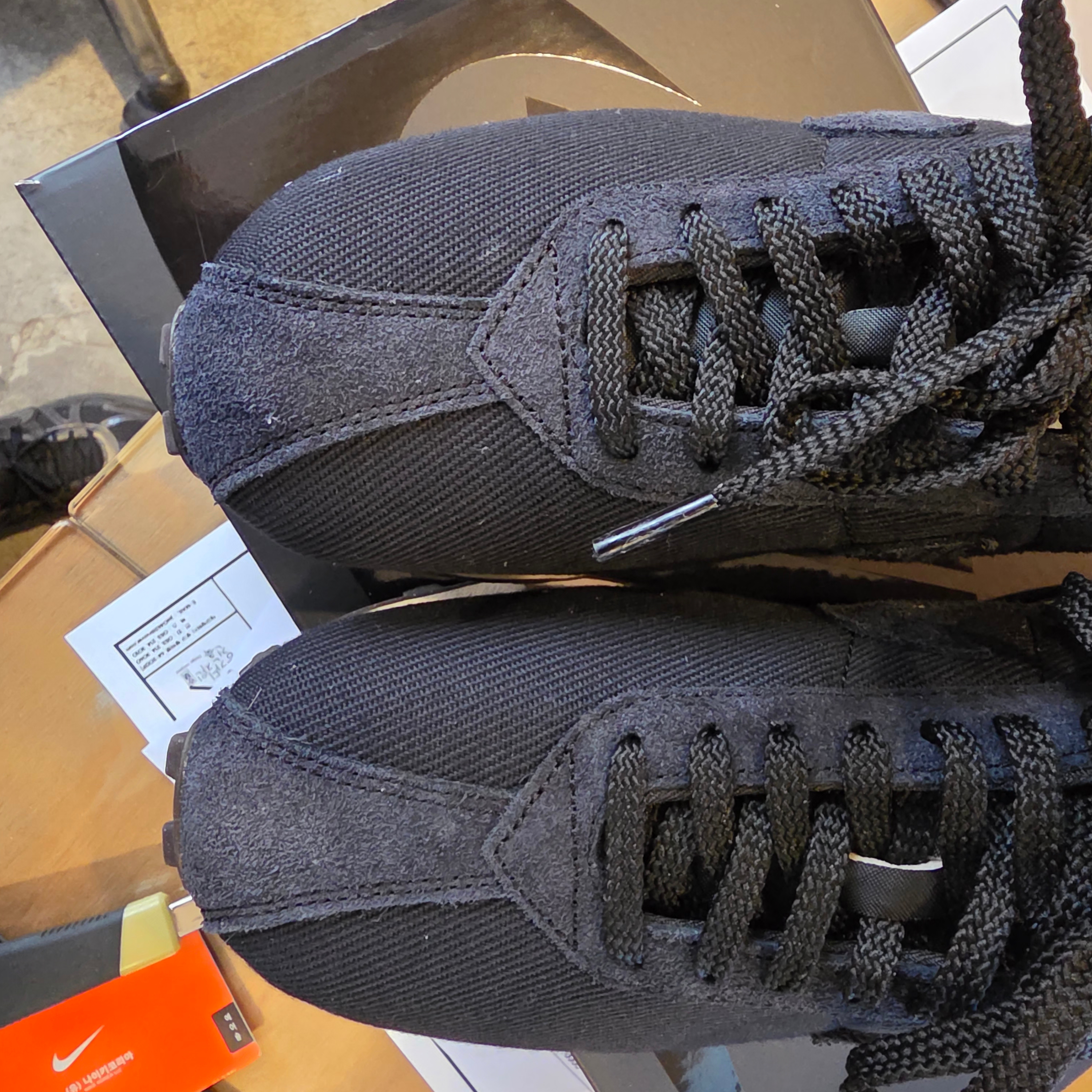 Nike LD-1000 Black and Velvet Brown 착용 스타일 - 1