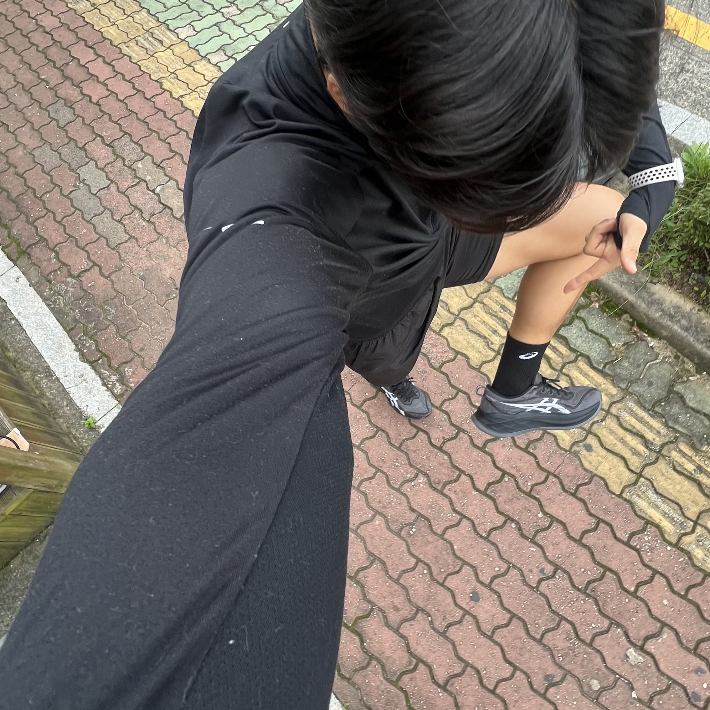 Asics Superblast 2 Black White 착용 스타일 - 1