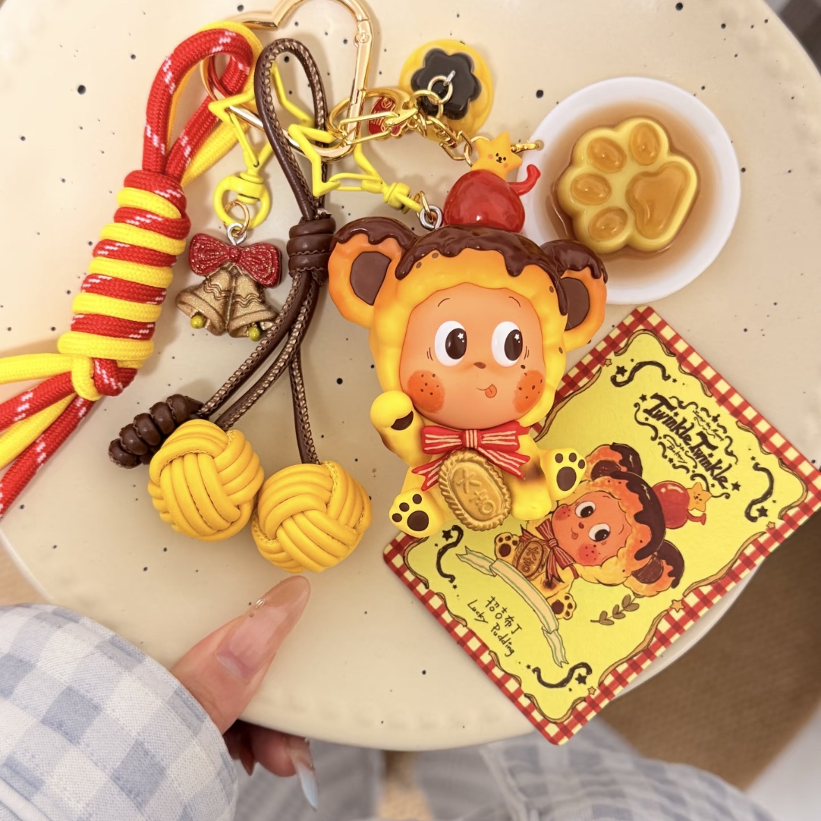 Pop Mart Twinkle Twinkle Savor the Moment Series Figures Lucky Pudding (Opened Case) 착용 스타일