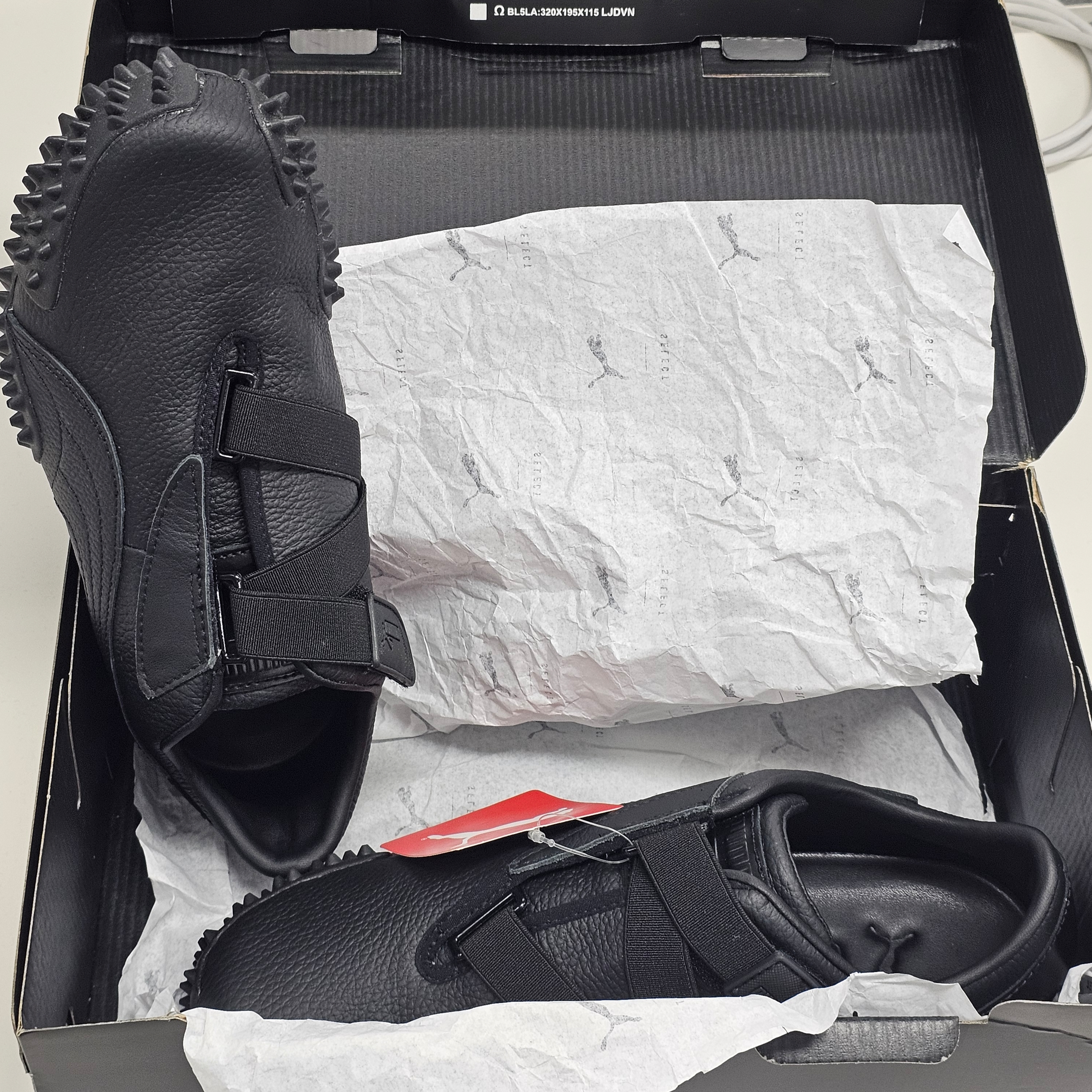 Puma Mostro Leather Sneakers Black 착용 스타일