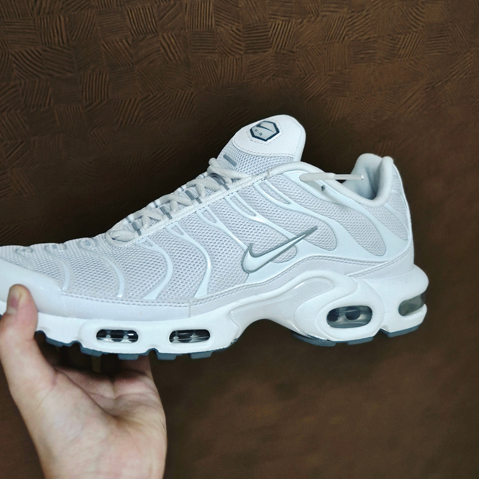 Nike Air Max Plus TN Triple White 착용 스타일