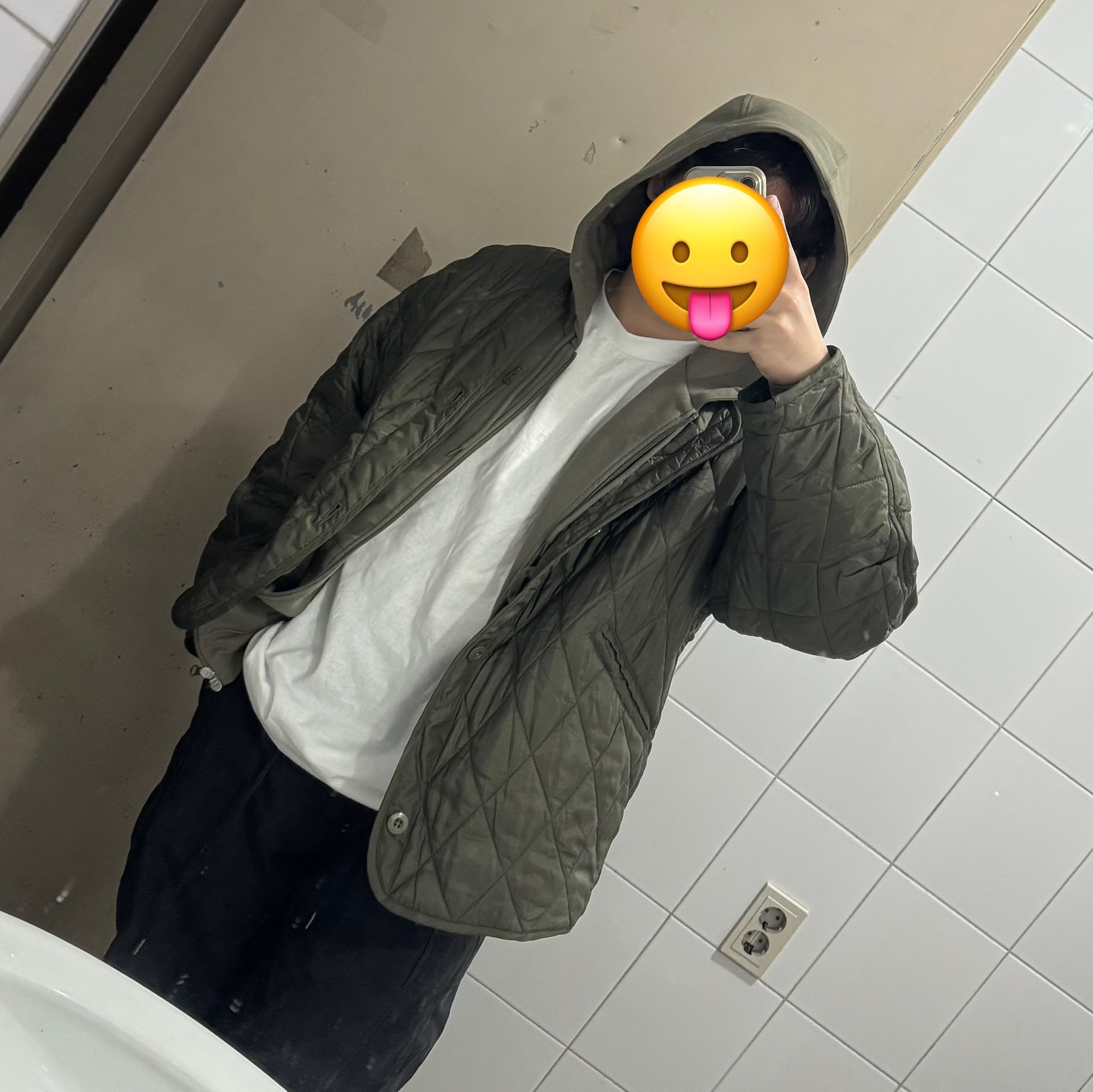 keek Pillowdy Hoodie V3 Low Neck Olive 착용 스타일