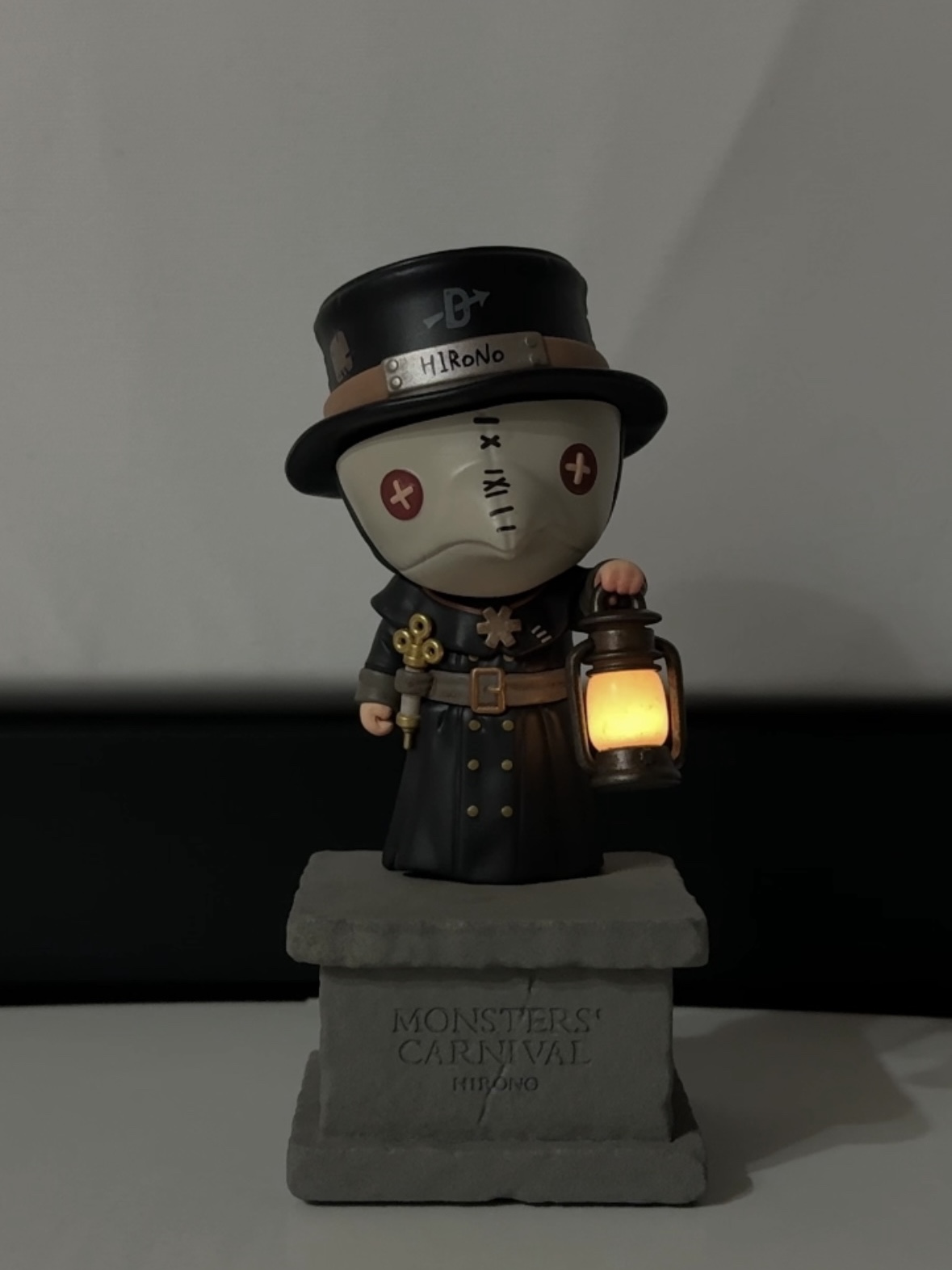 Pop Mart Hirono Monsters' Carnival Series Figures Scene Prop, Pop Mart Hirono Monsters' Carnival Series Figures Sealed Case (1 Blind Box) 착용 스타일 - 4