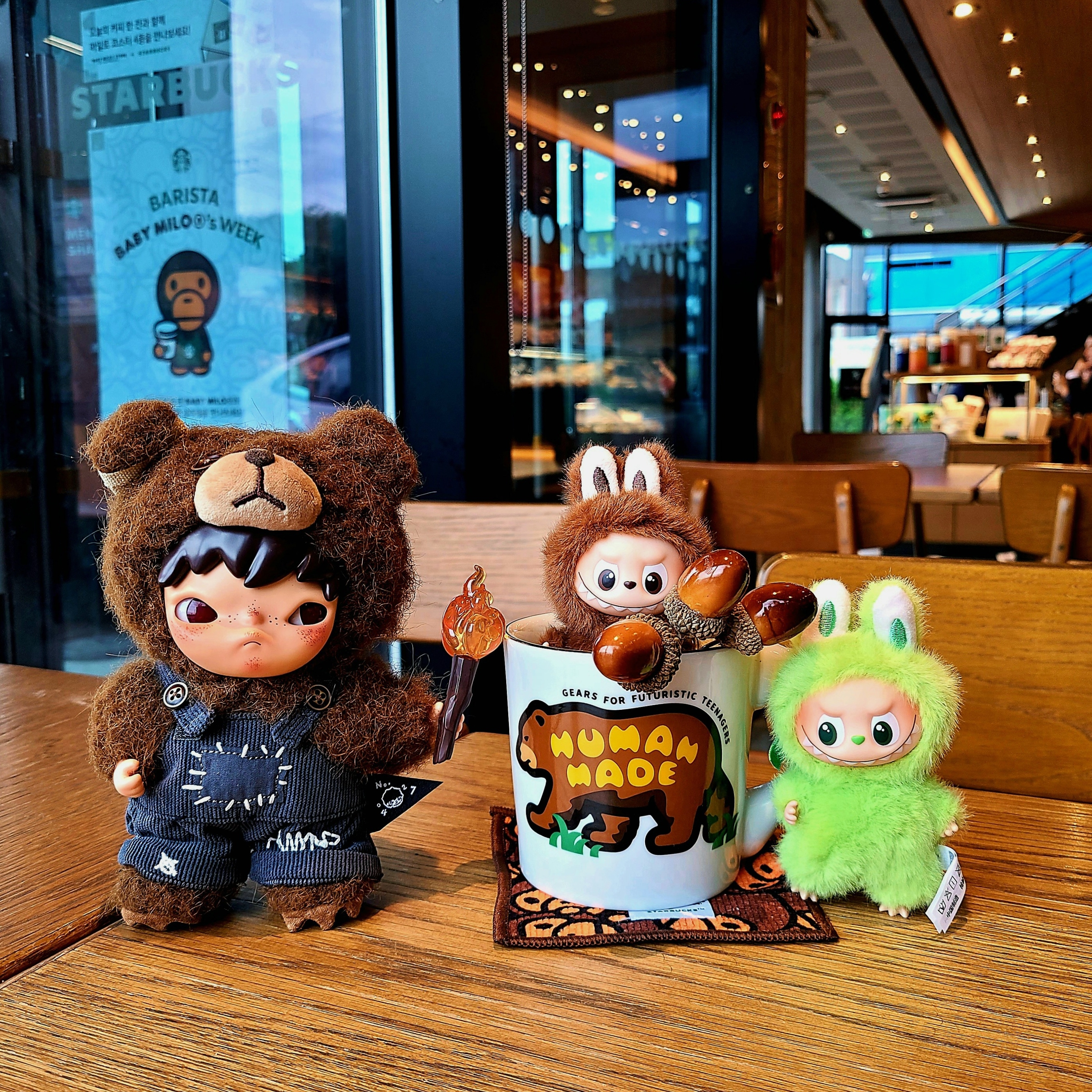 Pop Mart Hirono Living Wild-Fight For Joy Plush Doll, Pop Mart Labubu The Monsters Pin For Love Series Vinyl Plush Pendant (A-M) L (Opened Case) 착용 스타일