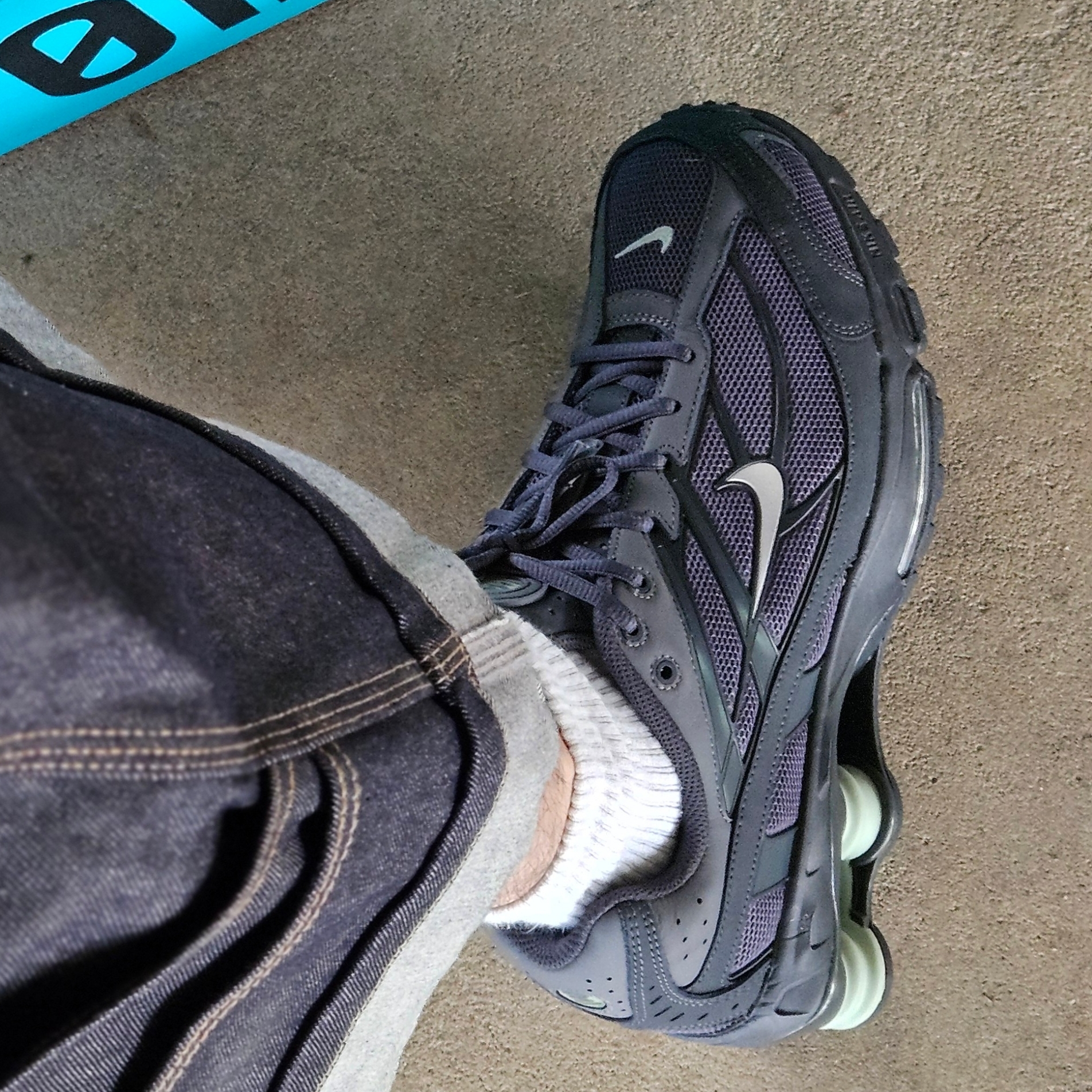Nike Shox Ride 2 Iron Grey and Anthracite 착용 스타일