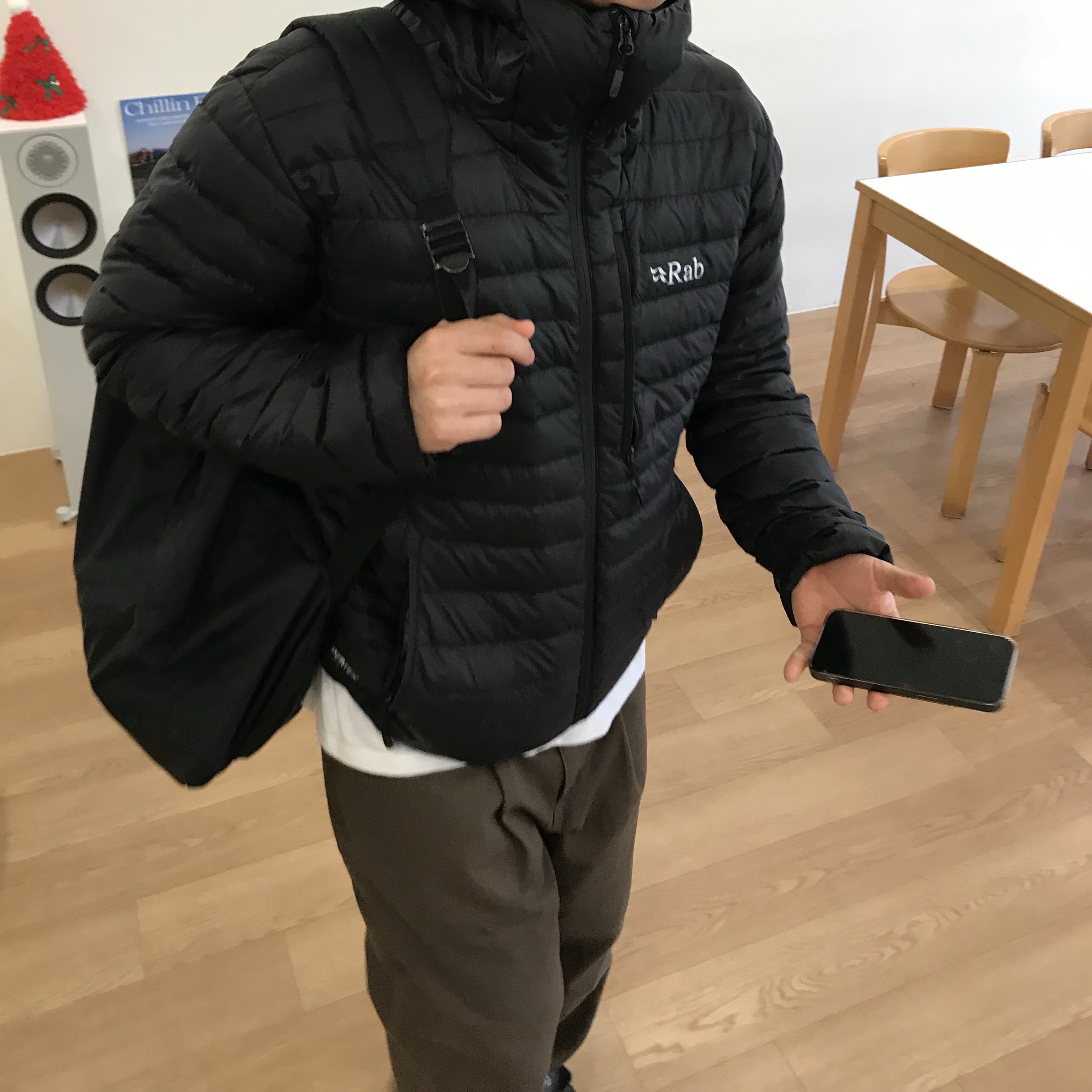 Rab Microlight Alpine Jacket Black, Carhartt WIP Columbia Ripstop Regular Cargo Pants Leather Rinsed 착용 스타일 - 5