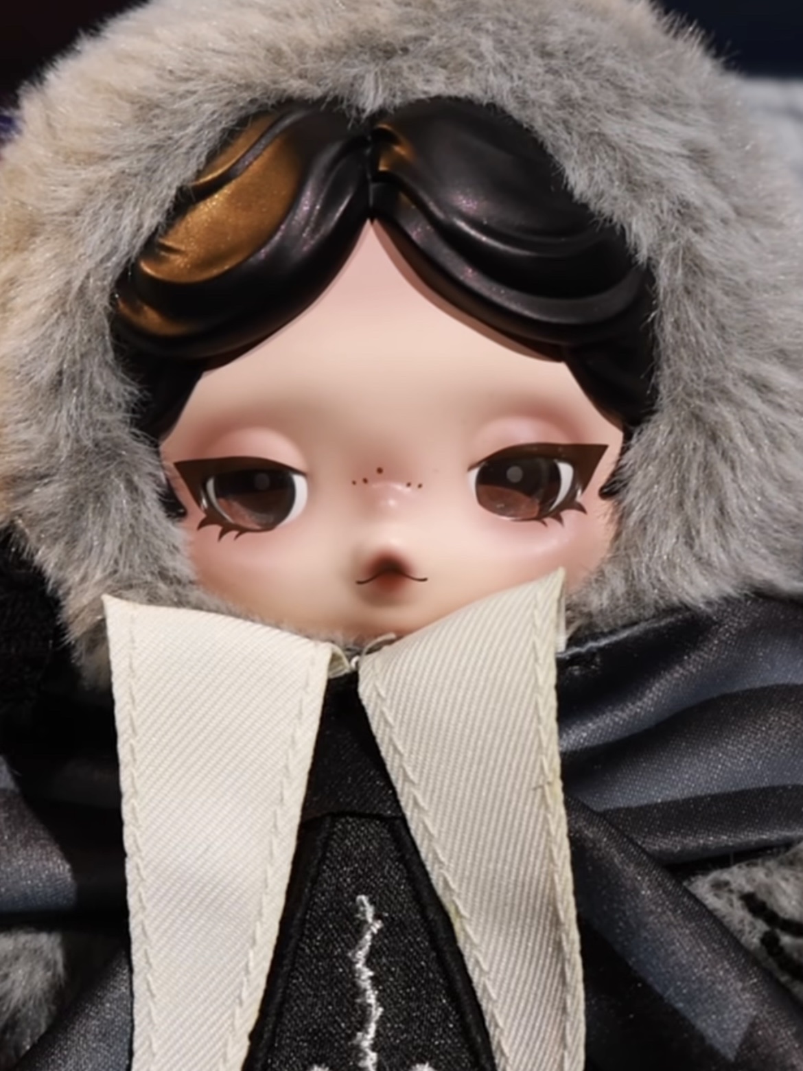 Pop Mart Skullpanda x Wednesday Plush Nevermore Academy Uniform Version 착용 스타일