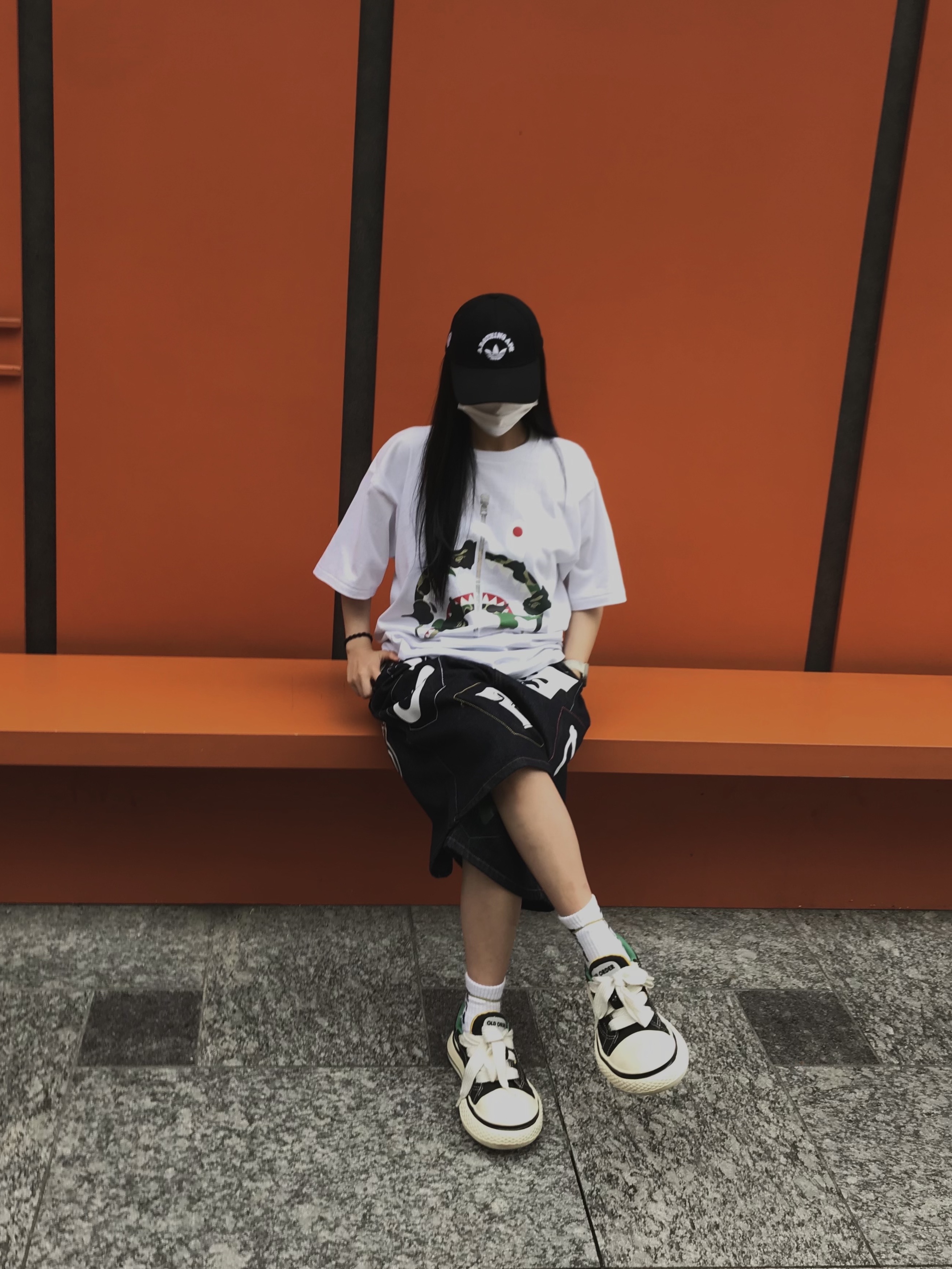Adidas x BAPE Baseball Cap Black, BAPE ABC Camo Rebuild Shark T-Shirt White 착용 스타일 - 1