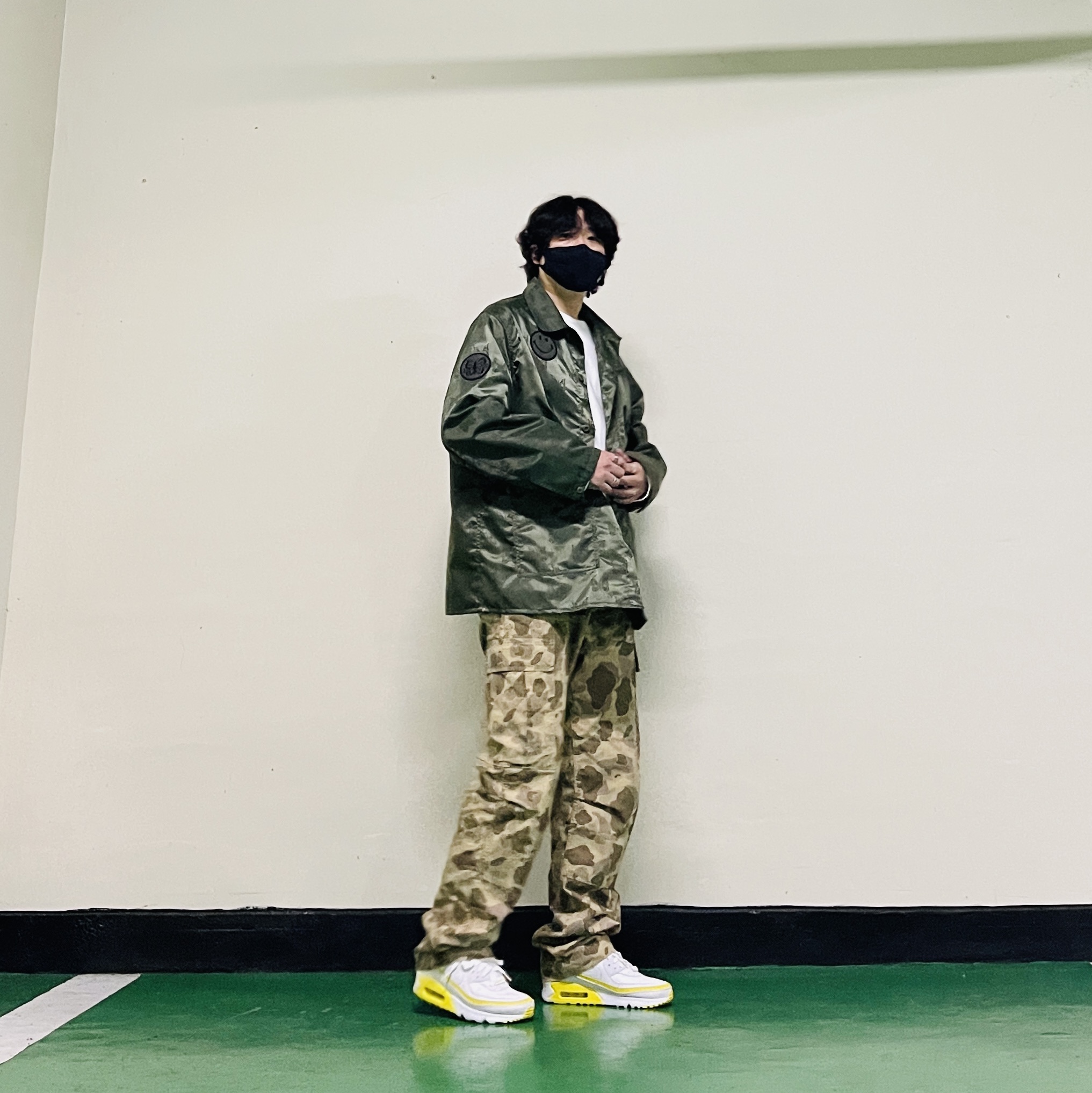 Needles D.N. Coverall Papillon Jacquard Sateen Olive, Nike x Undefeated Air Max 90 White Optic Yellow 착용 스타일 - 2