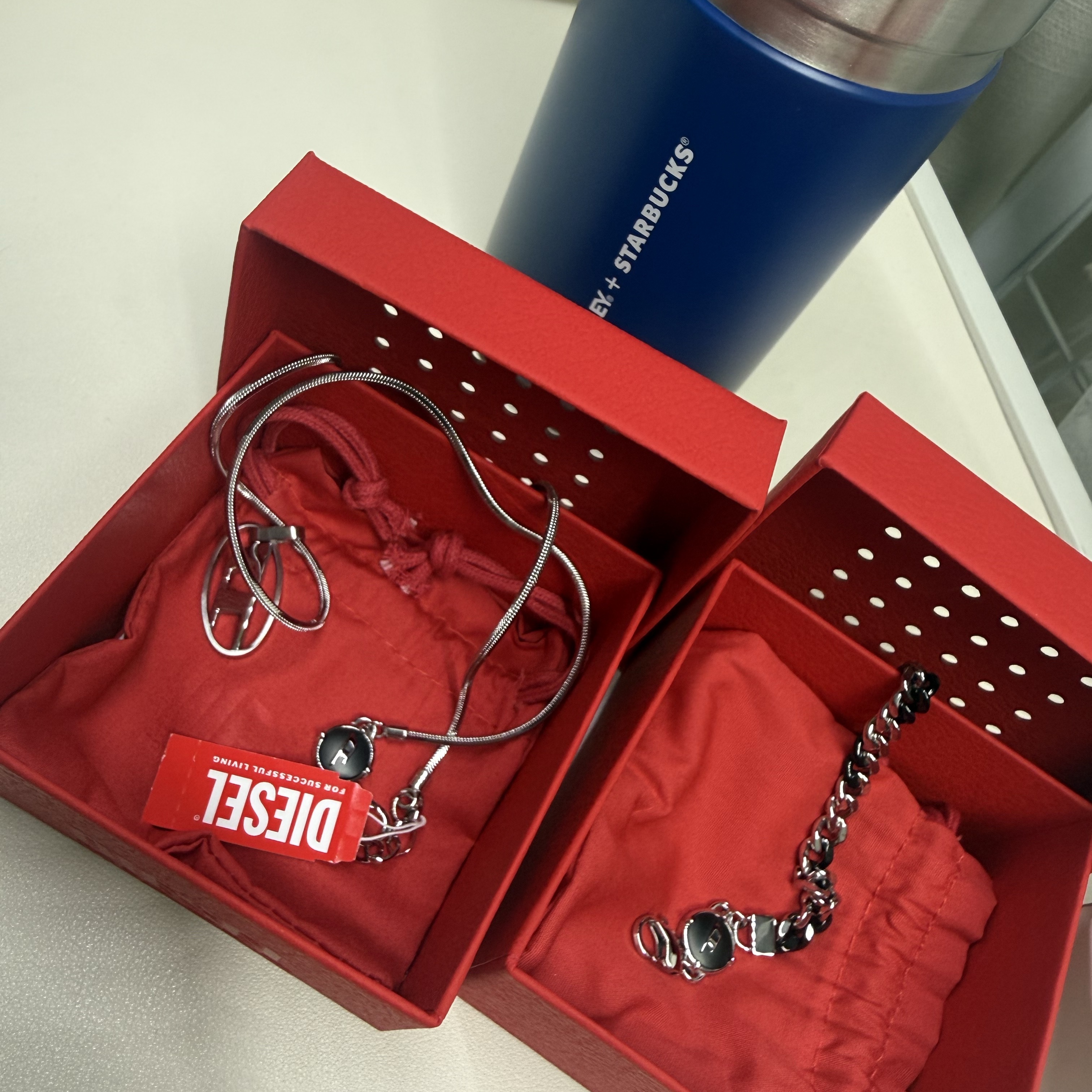 Diesel Dx1498 Two-Tone Stainless Steel Chain Bracelet Black 착용 스타일
